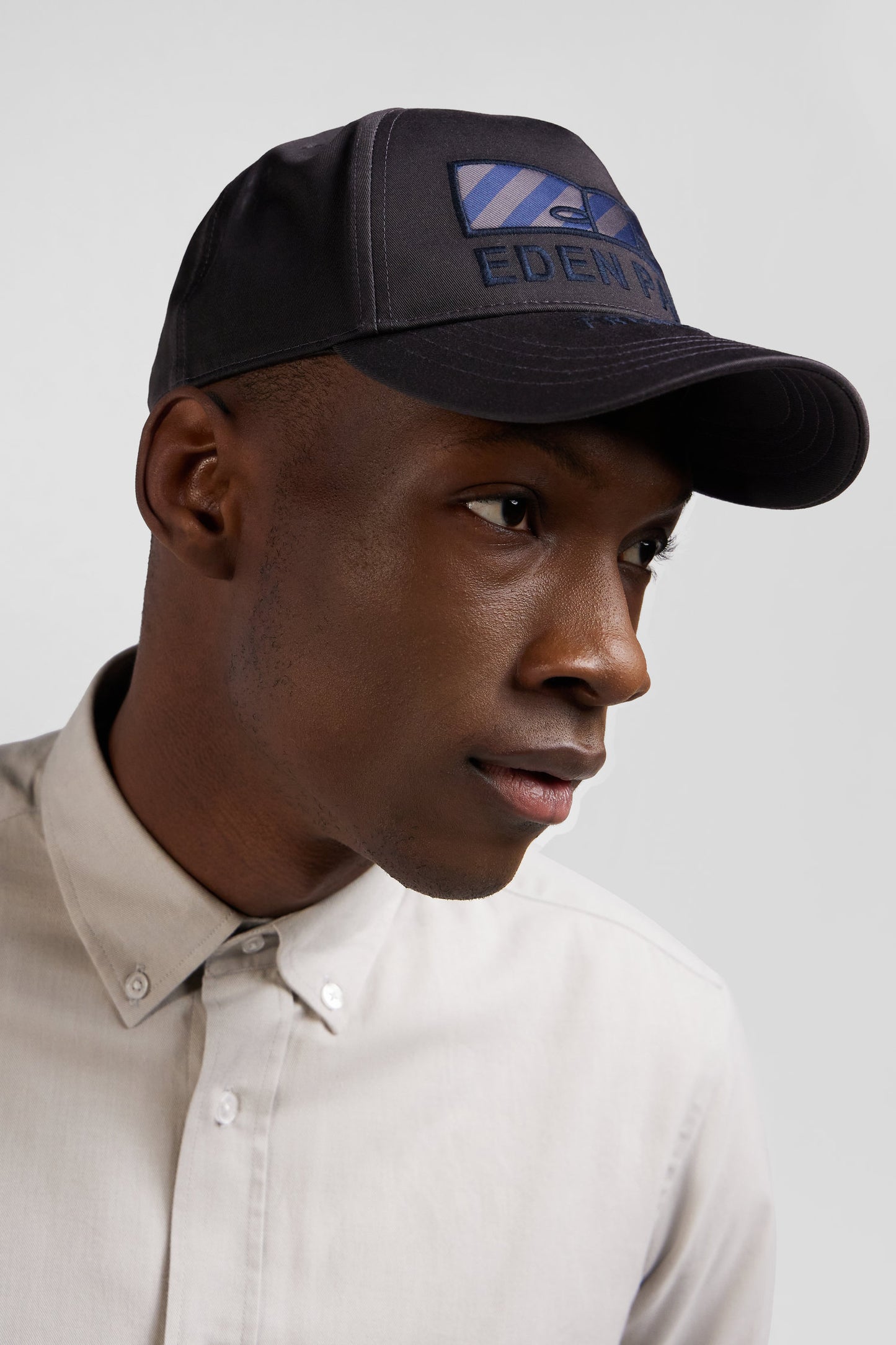 Brown cotton cap with bow tie