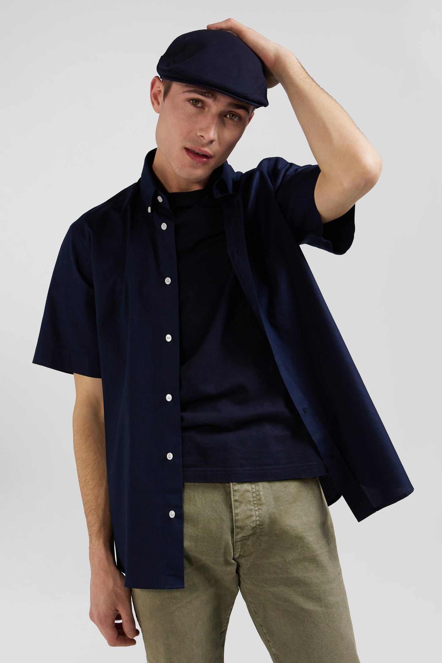 Regular navy blue cotton short-sleeved shirt with back embroidery