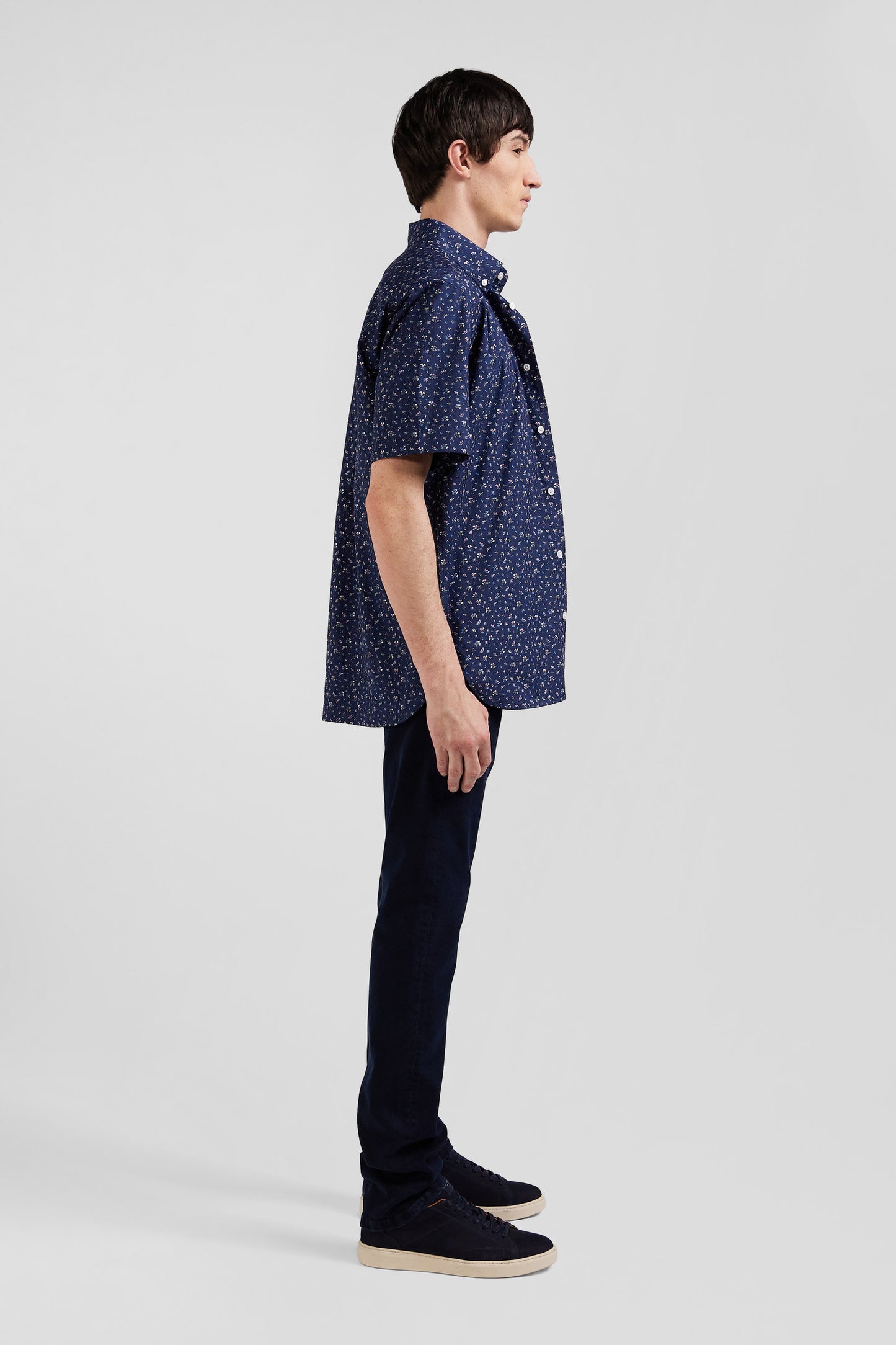 Regular navy blue cotton short-sleeved shirt with micro floral print