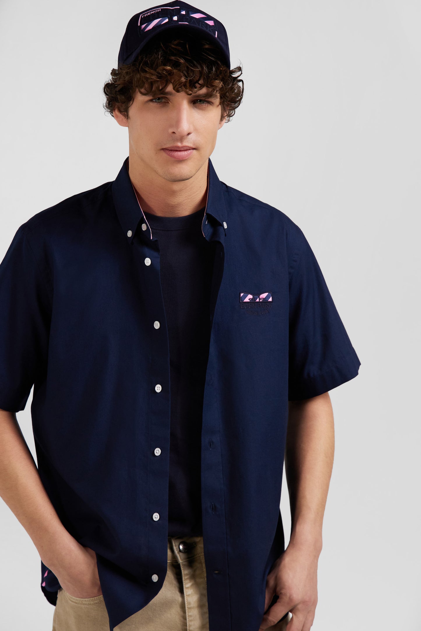 Regular navy blue cotton poplin short-sleeved shirt with microprint