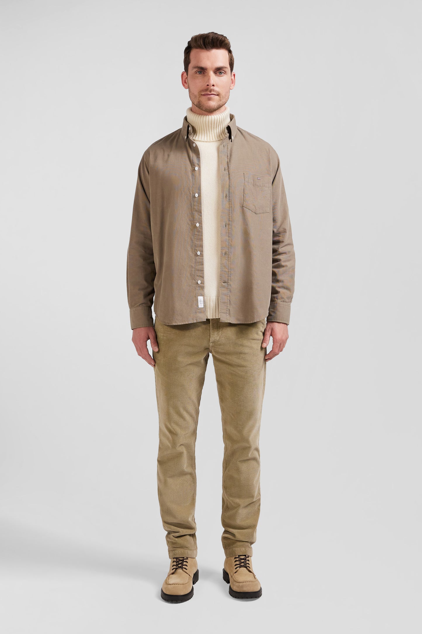 Plain beige corduroy shirt with button-down collar and chest pocket Regular fit