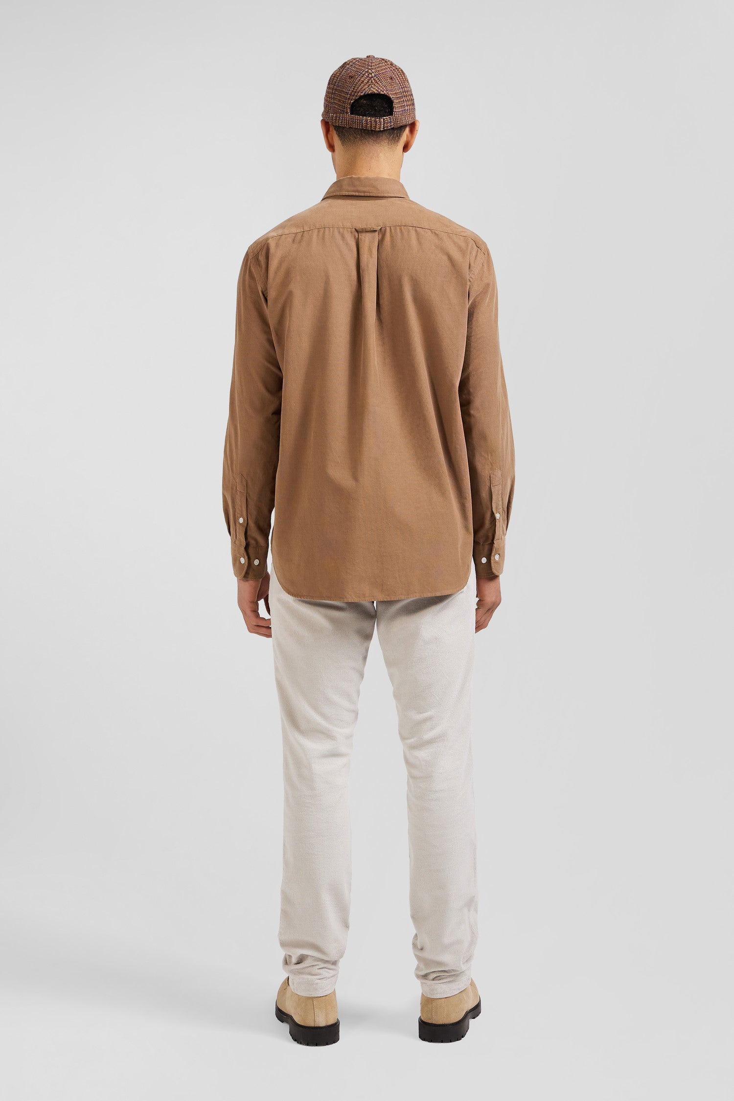 Regular plain camel cotton shirt with button-down collar and chest pocket