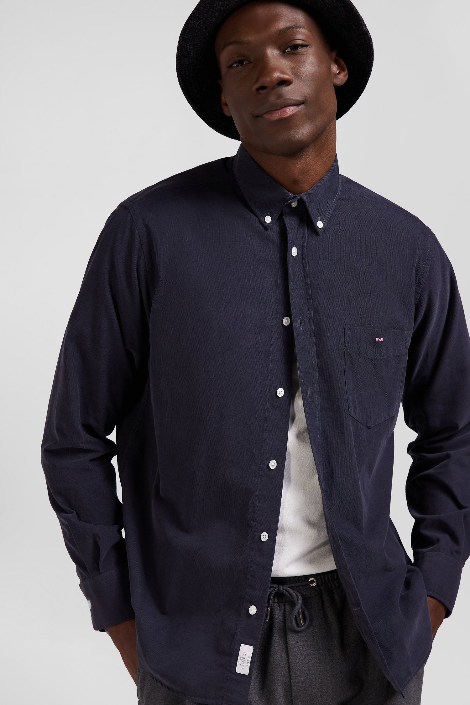 Regular plain anthracite grey cotton shirt with button-down collar and chest pocket