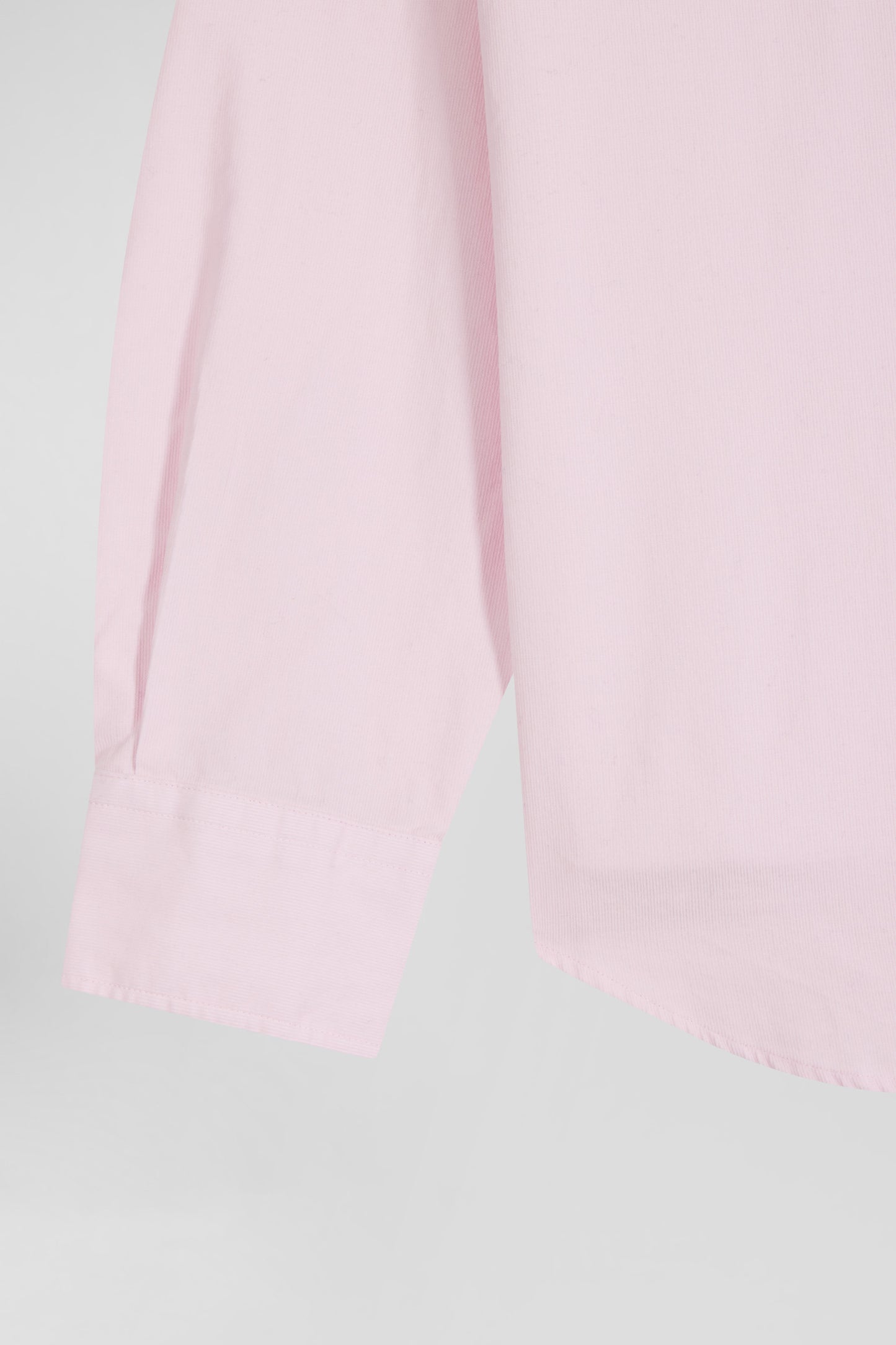 Regular plain pink cotton shirt with button-down collar and chest pocket