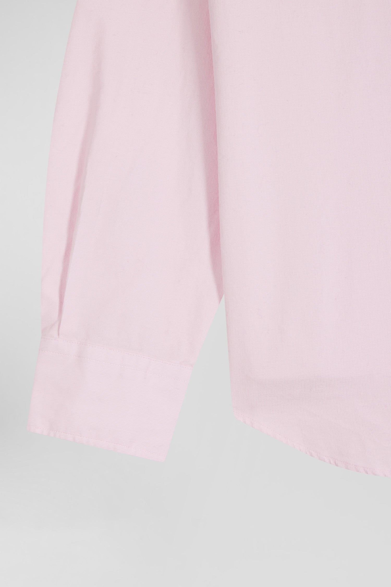 Regular plain pink cotton shirt with button-down collar and chest pocket