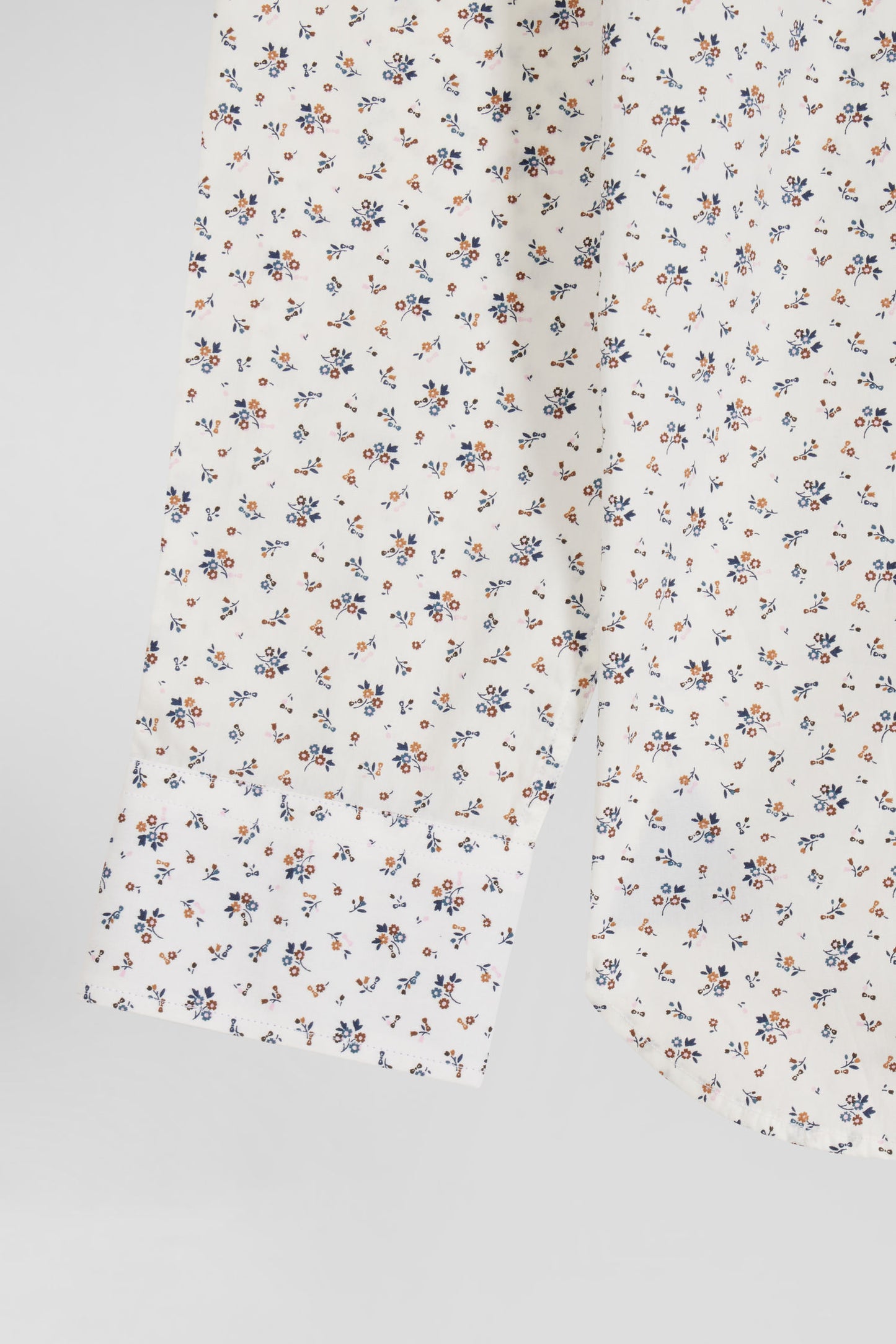 Regular ecru cotton poplin shirt with micro floral print