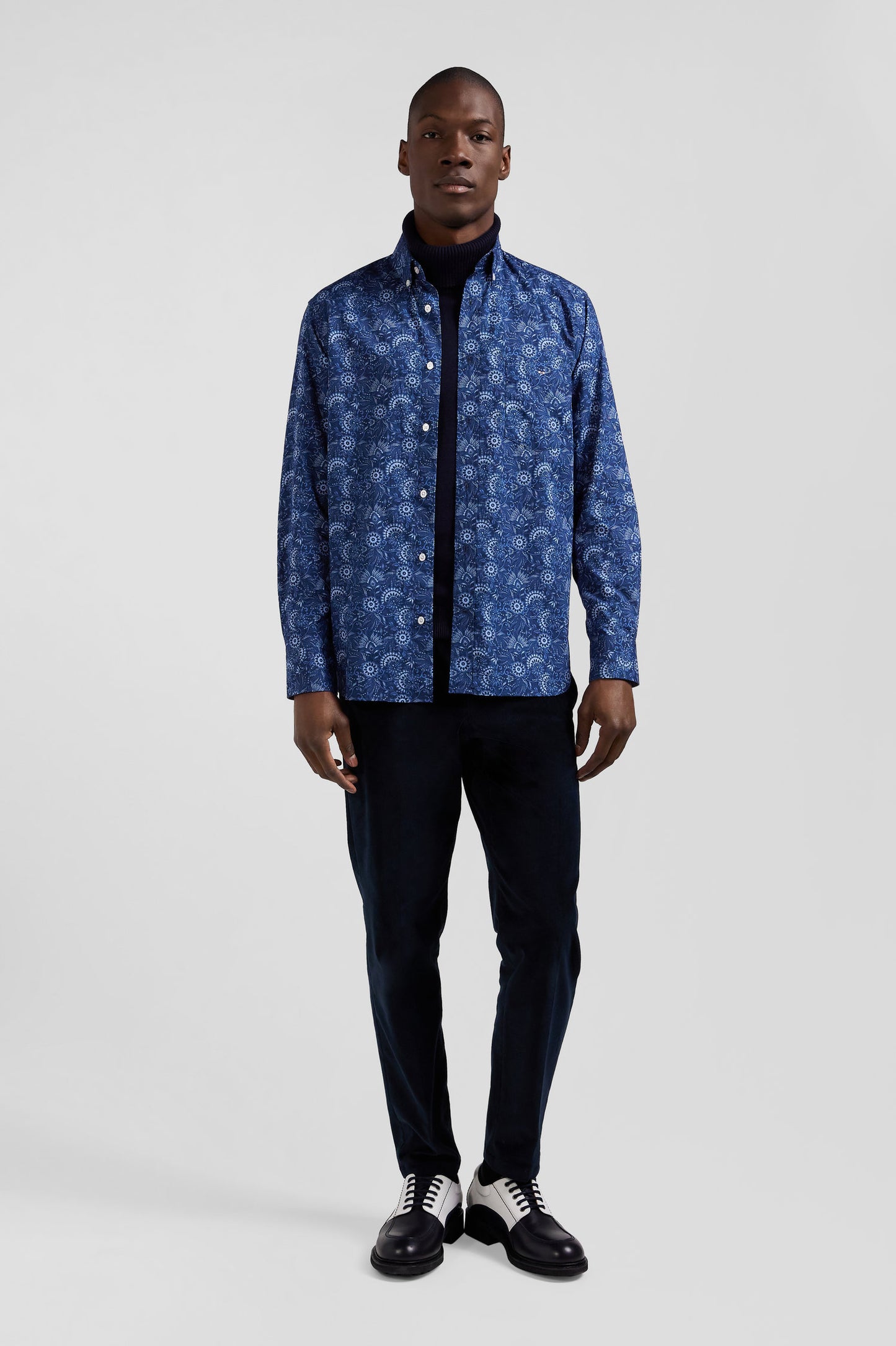 Regular navy blue cotton shirt with graphic print
