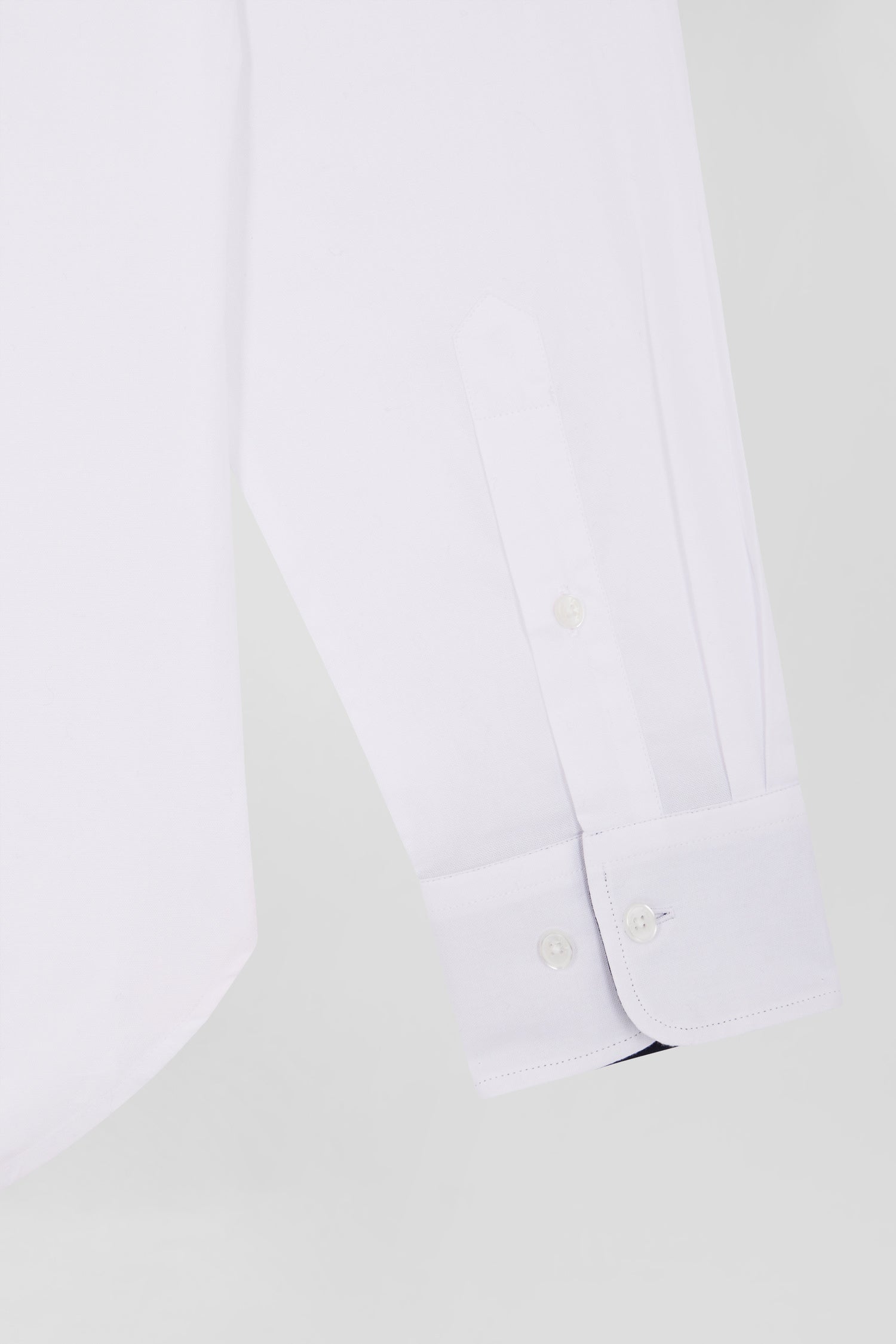 Regular white cotton shirt with back N°10 embroidery