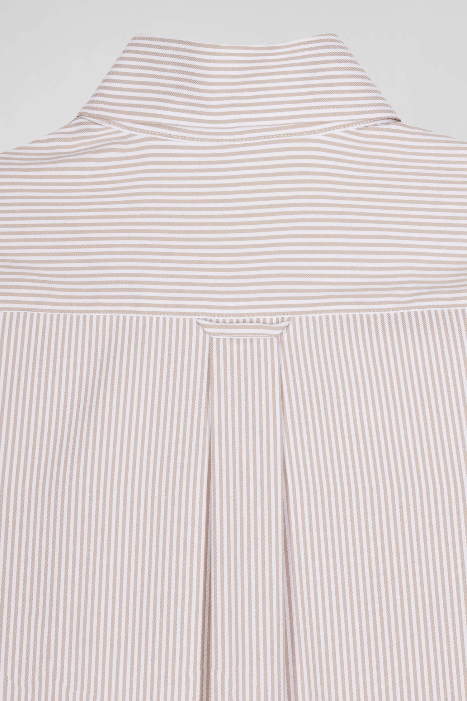 Regular beige cotton poplin shirt with baton stripes