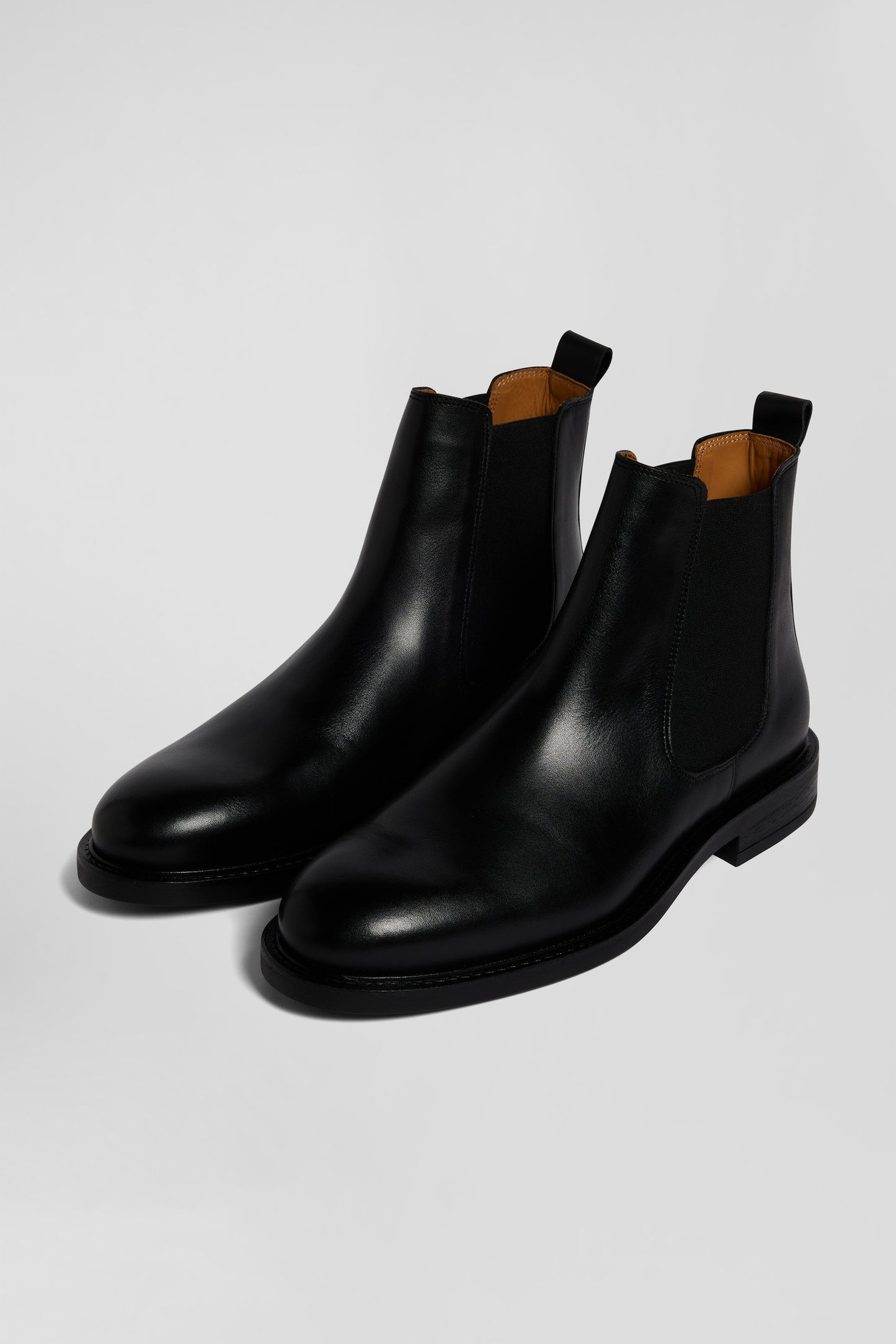 Black leather Chelsea boots