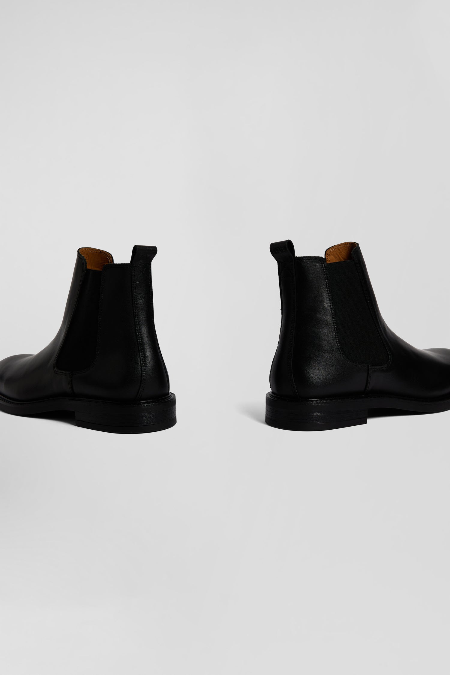 Black leather Chelsea boots