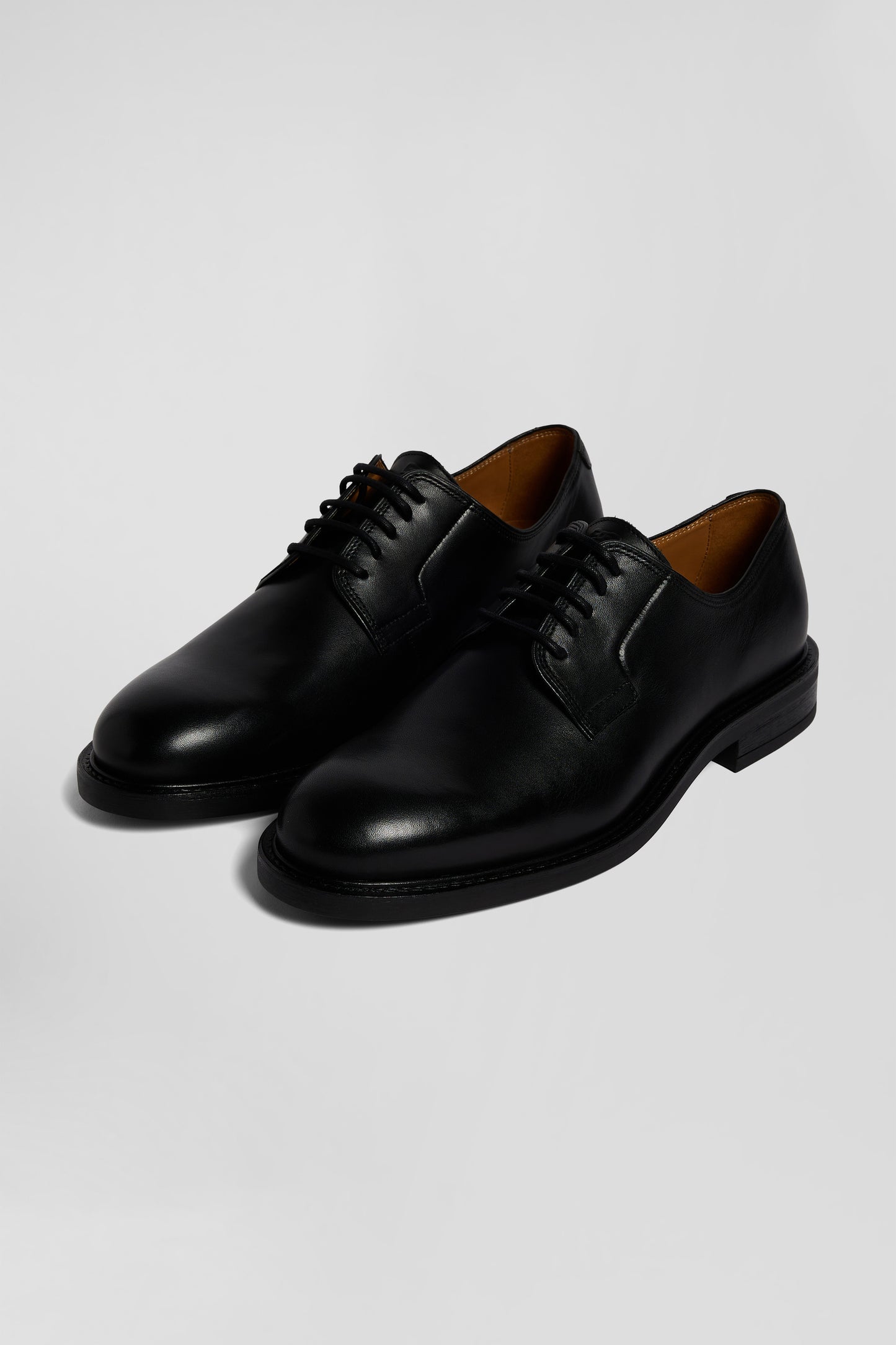 Black leather lace-up Derbies