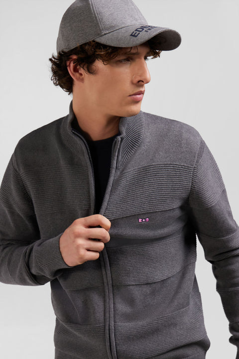 Regular grey plain cotton zipped cardigan with knit patterns - Image 3