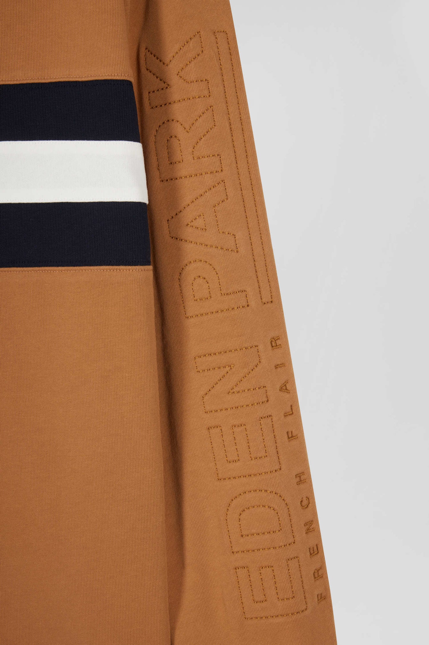 Relaxed camel embroidered long-sleeved cotton rugby shirt