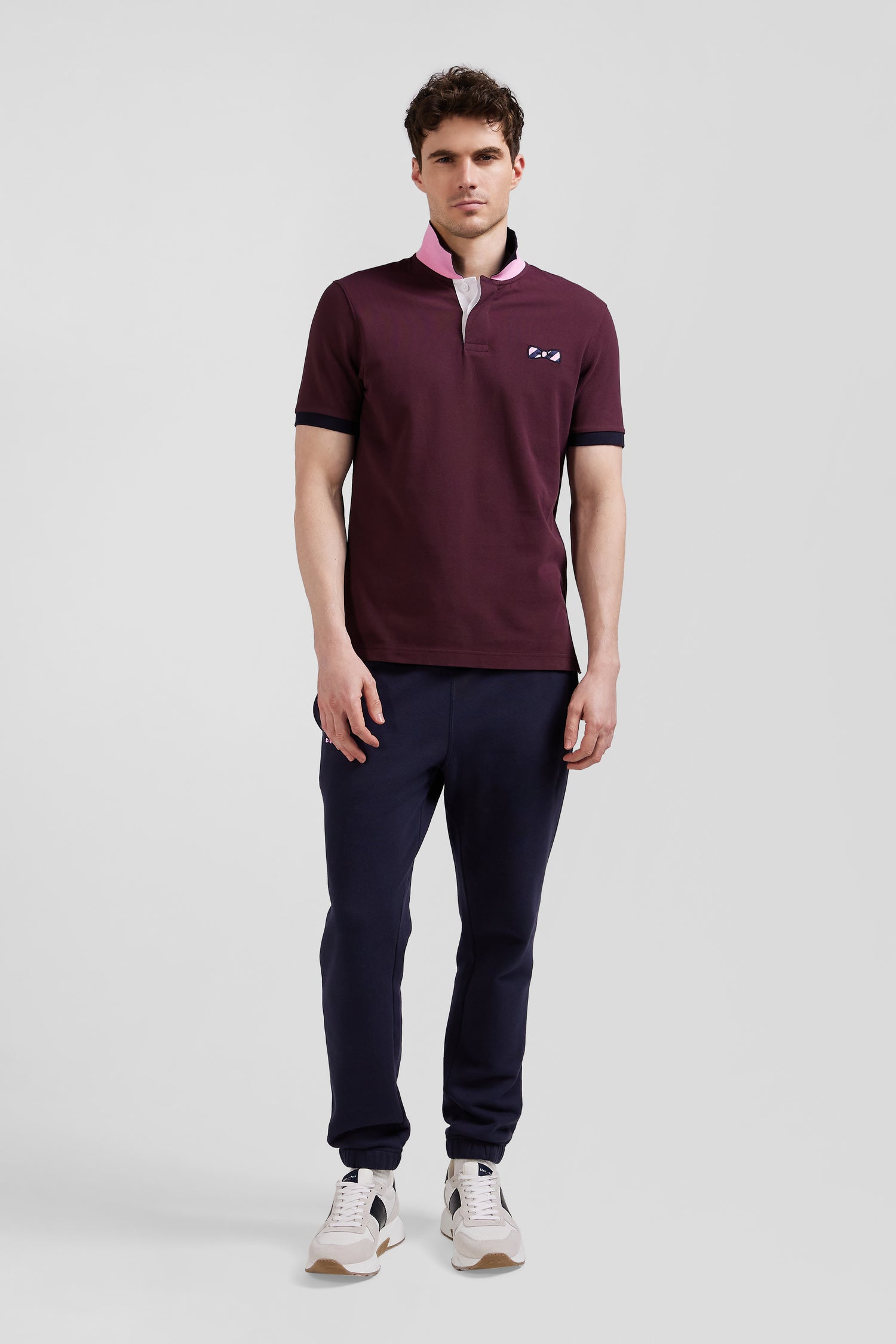 Regular burgundy short-sleeved cotton piqué polo shirt with striped embroidery