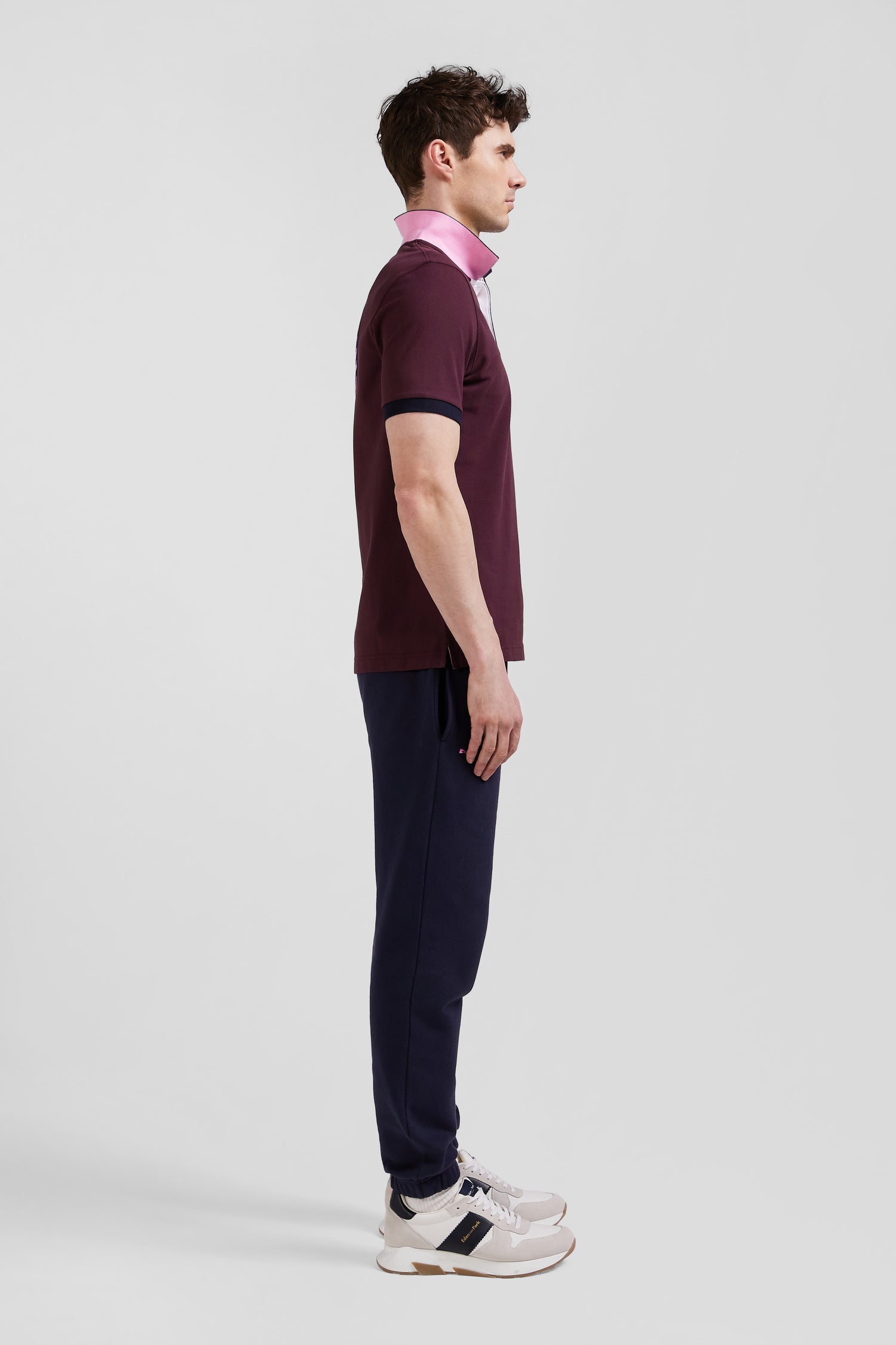 Regular burgundy short-sleeved cotton piqué polo shirt with striped embroidery