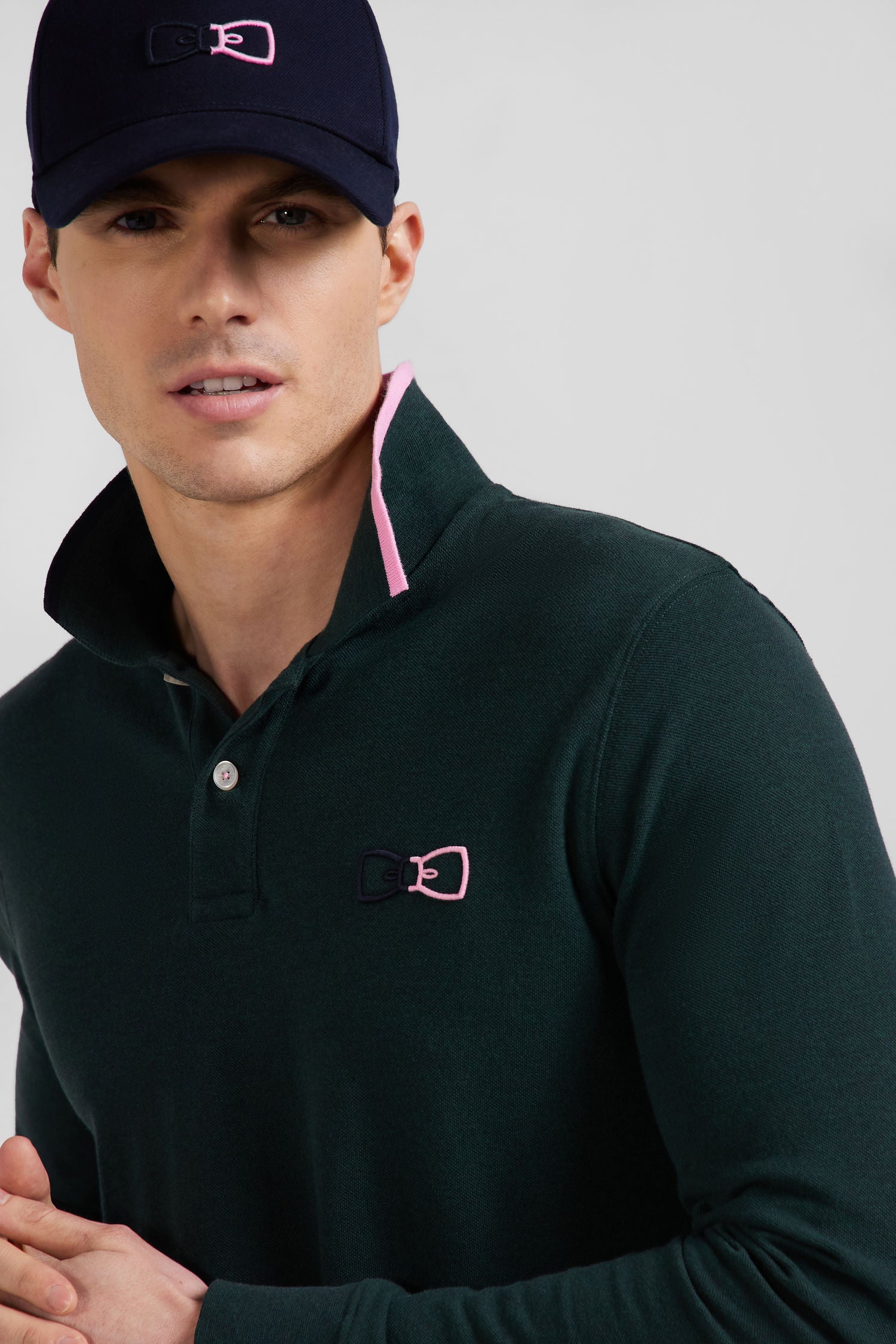 Regular green long-sleeved cotton piqué polo shirt with pink details