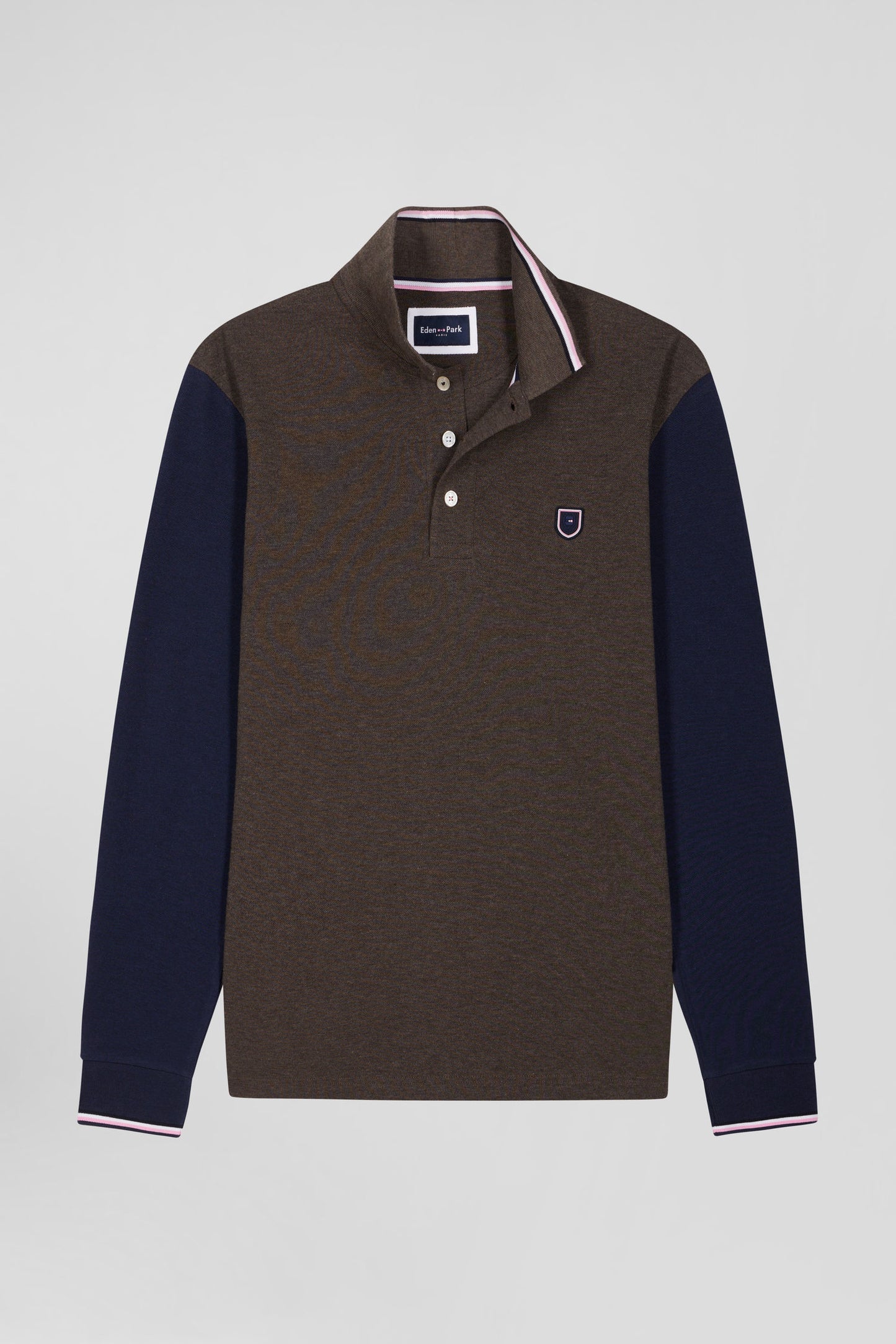 Regular brown long-sleeved cotton piqué polo shirt with jacquard collar and rubber badge