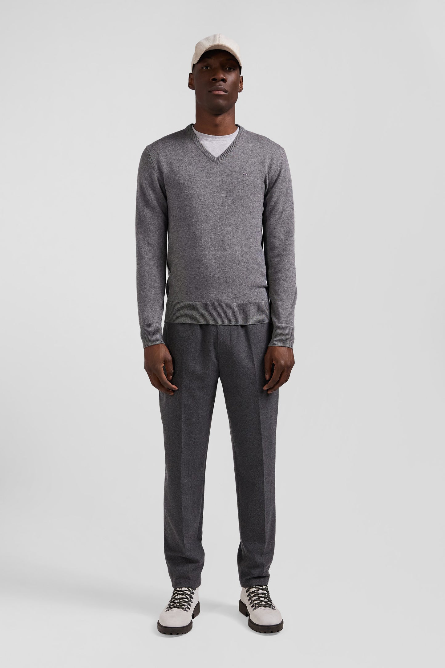 Regular grey wool and cotton V-neck jumper with striped details