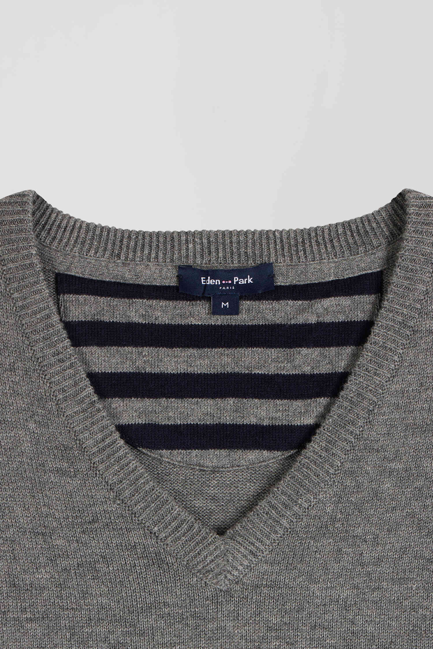 Regular grey wool and cotton V-neck jumper with striped details