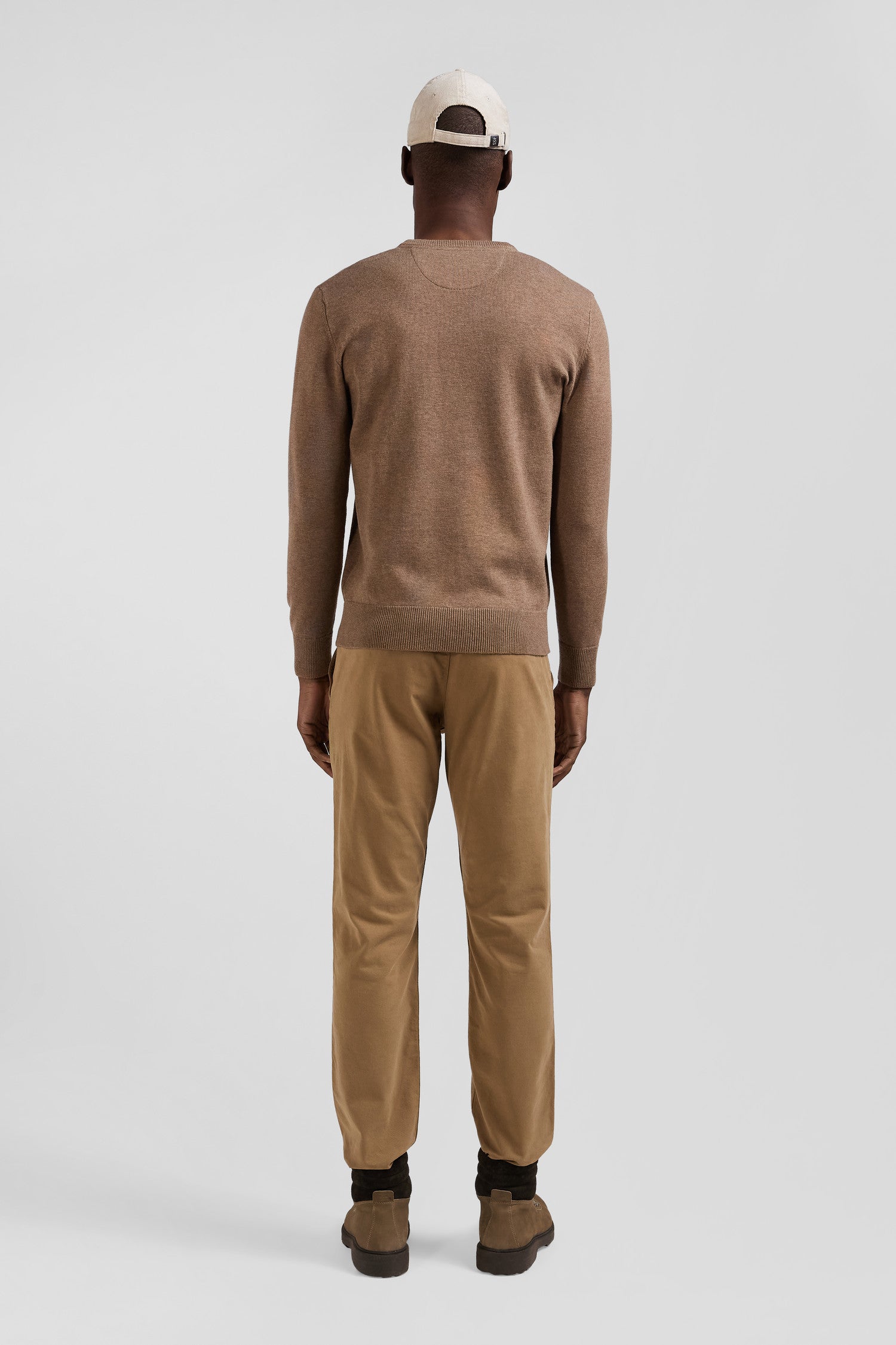 Regular camel wool and cotton V-neck jumper with striped details