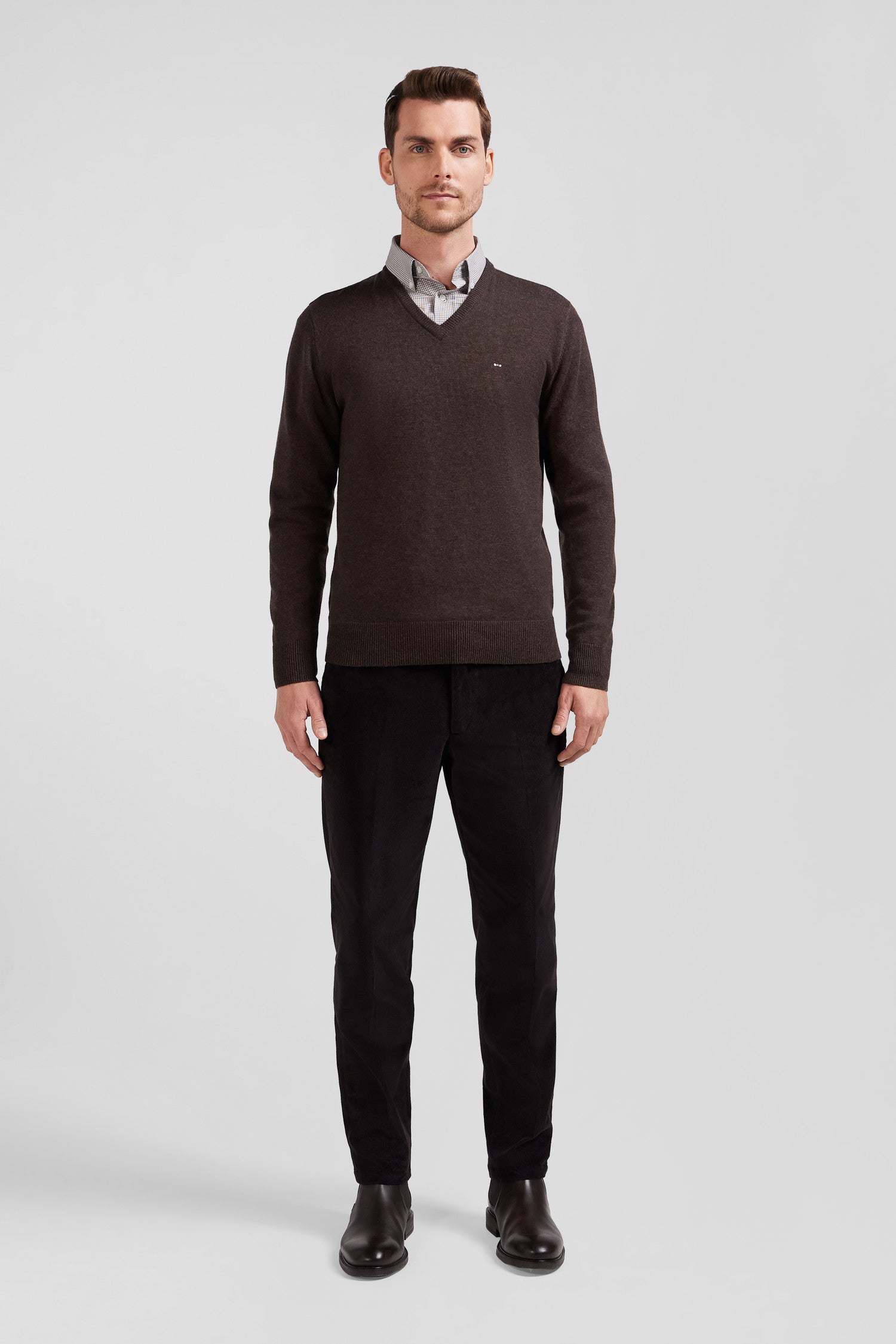 Regular brown wool and cotton V-neck jumper with striped details