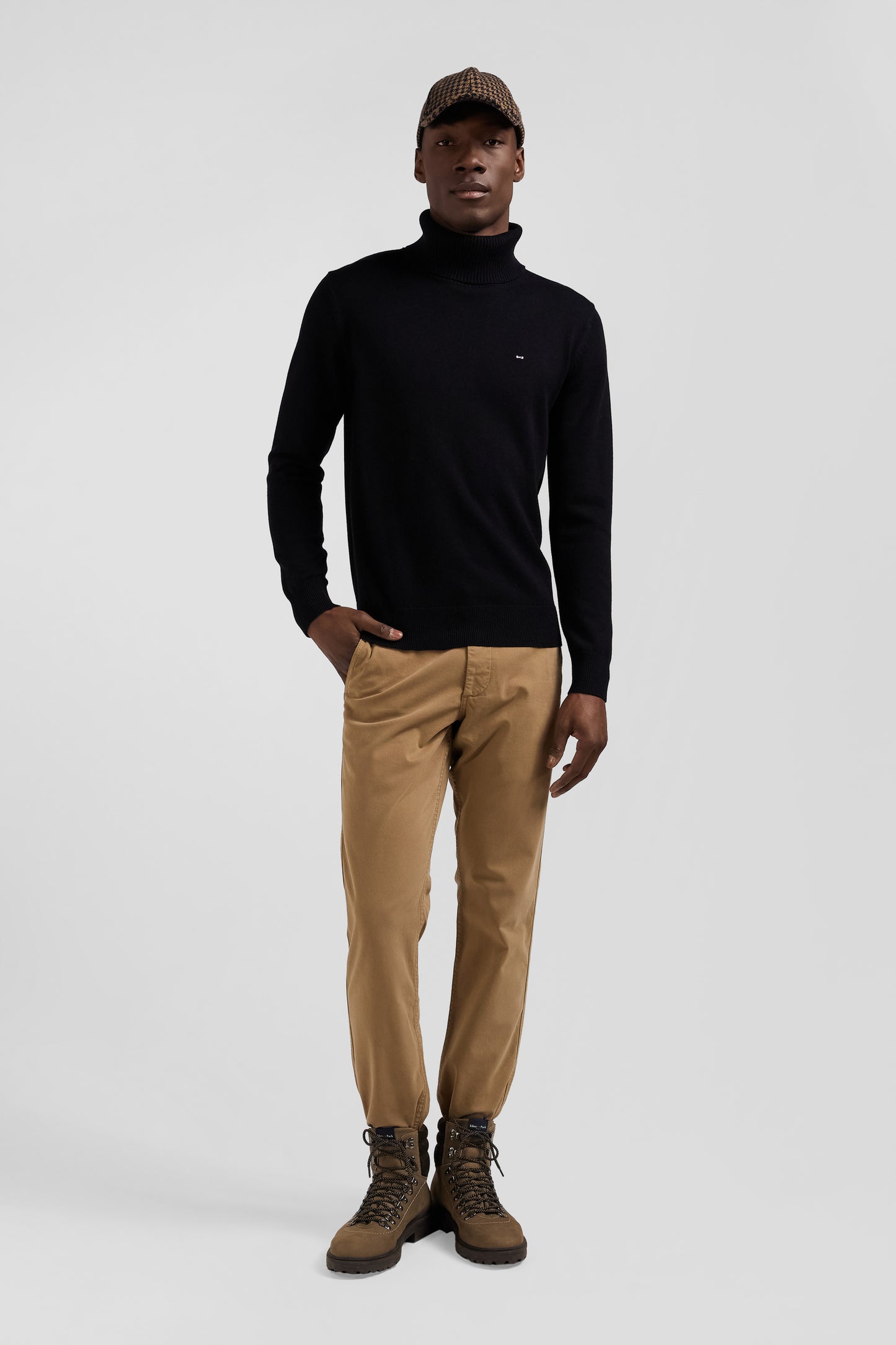 Regular black wool and cotton turtleneck jumper