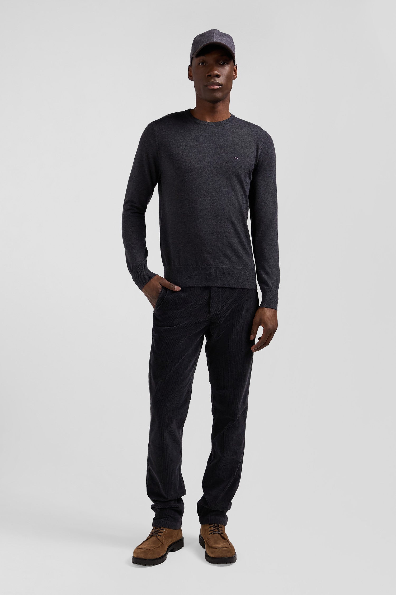 Regular anthracite grey merino wool V-neck jumper