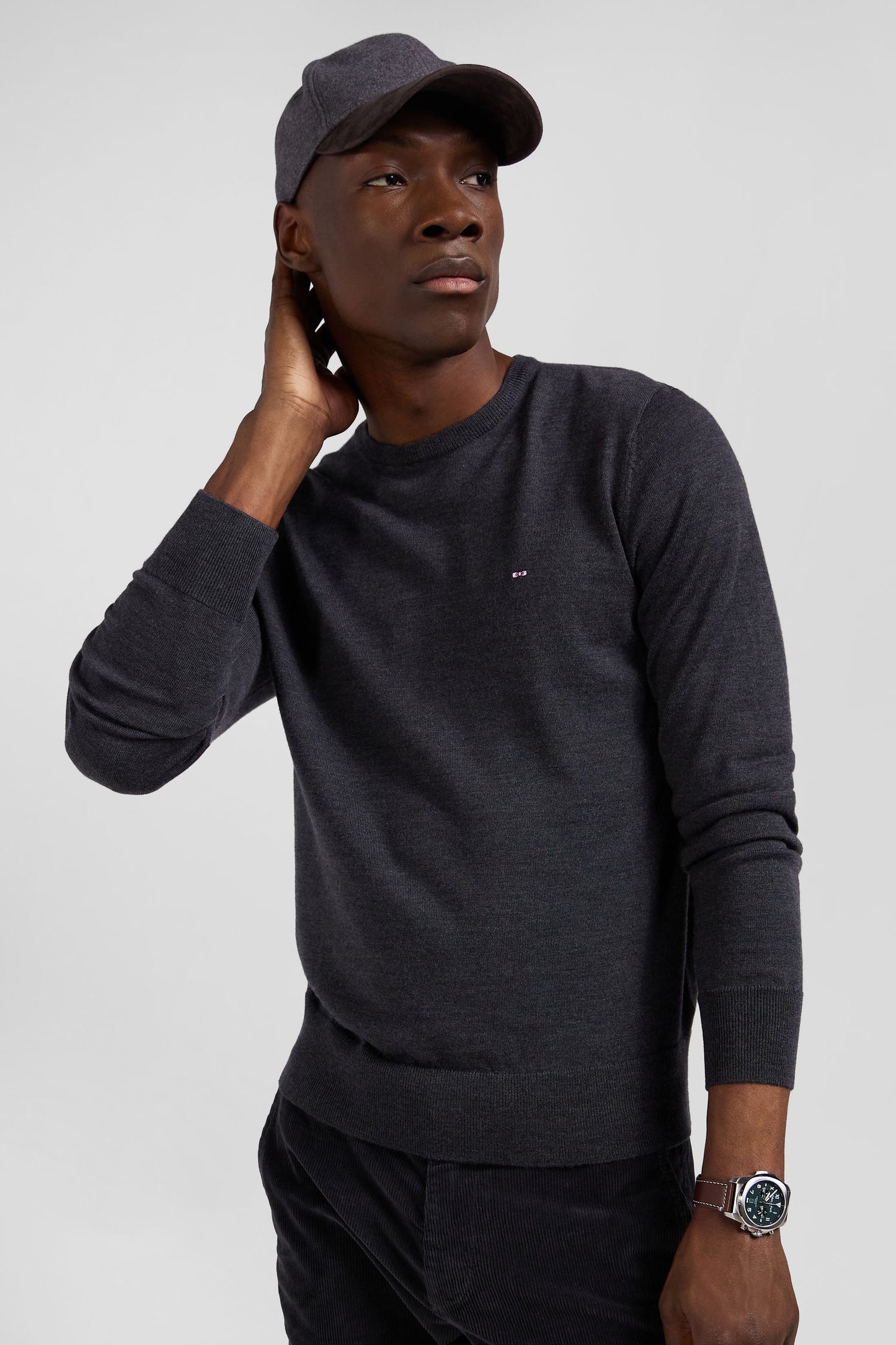 Regular anthracite grey merino wool V-neck jumper