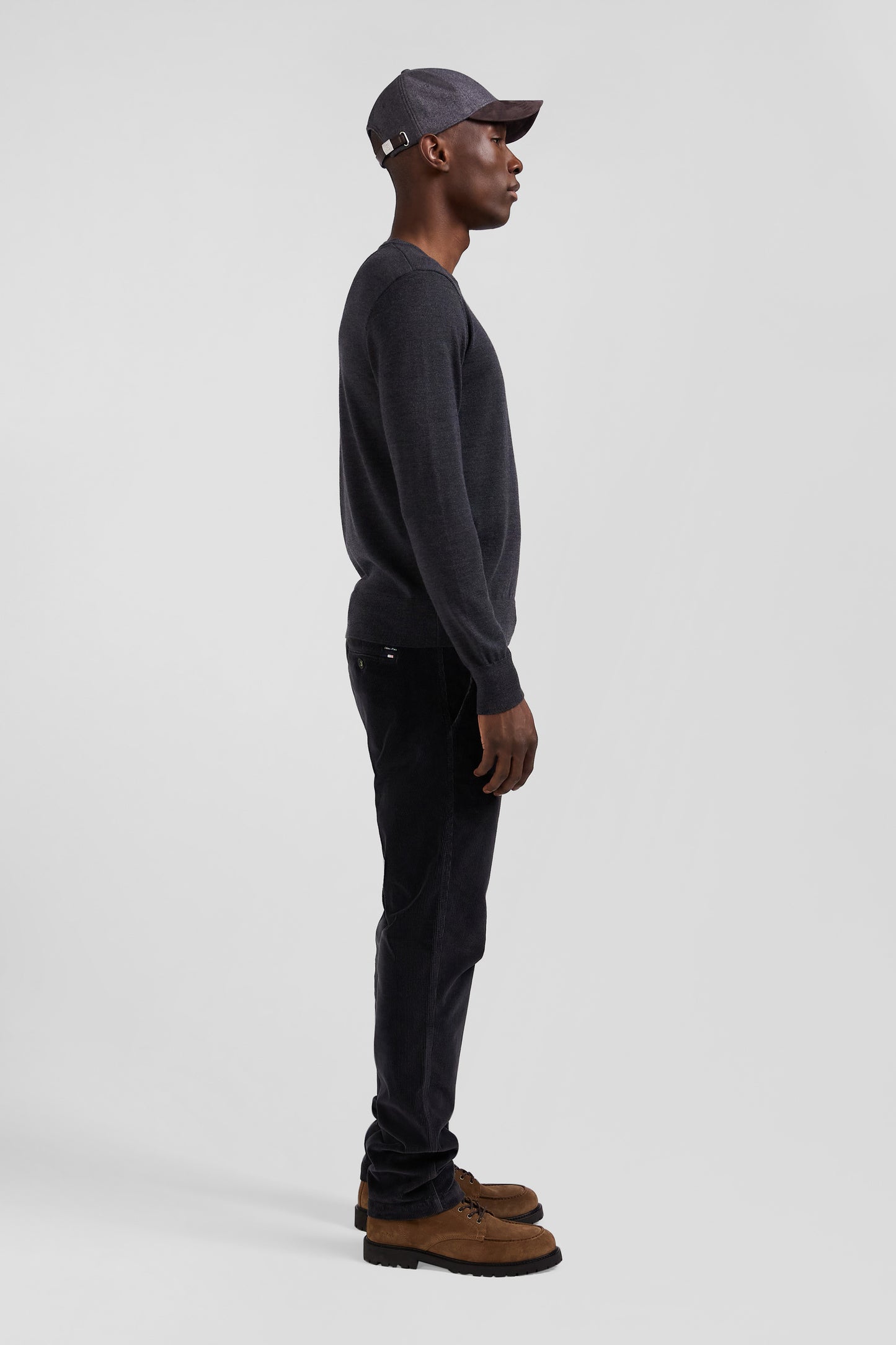 Regular anthracite grey merino wool V-neck jumper