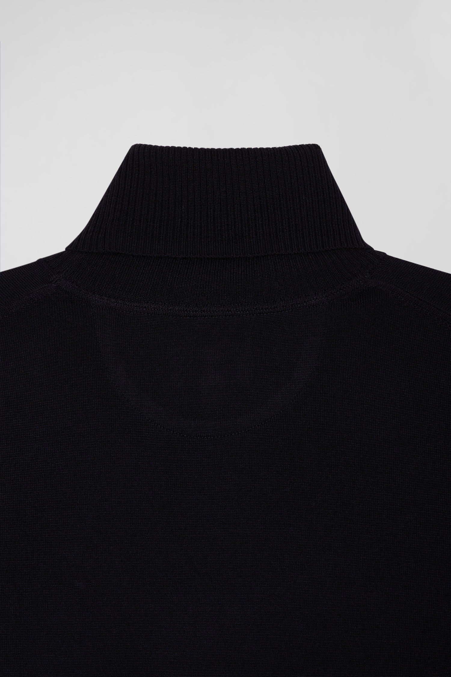 Regular navy blue merino wool turtleneck jumper