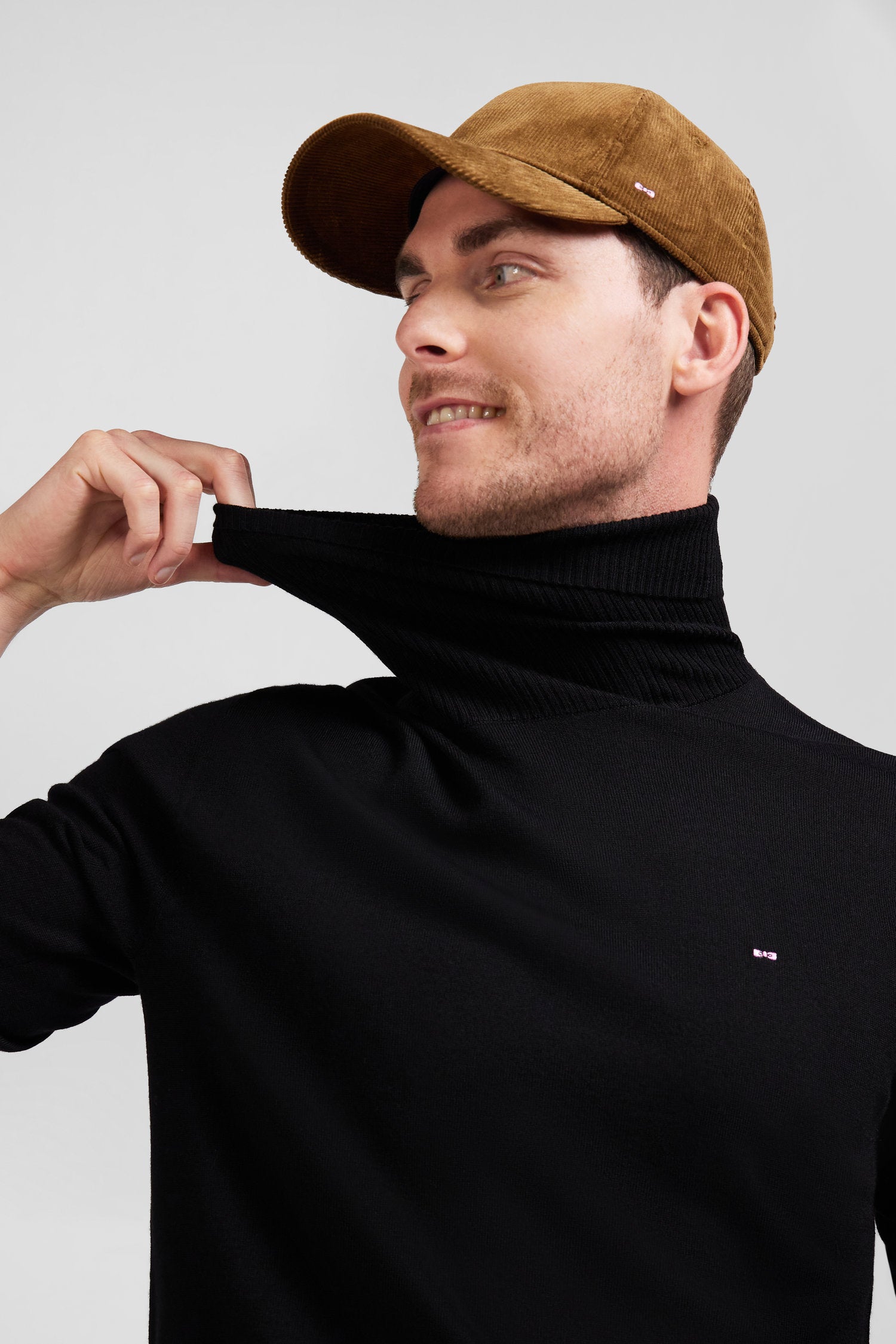 Regular black merino wool turtleneck jumper