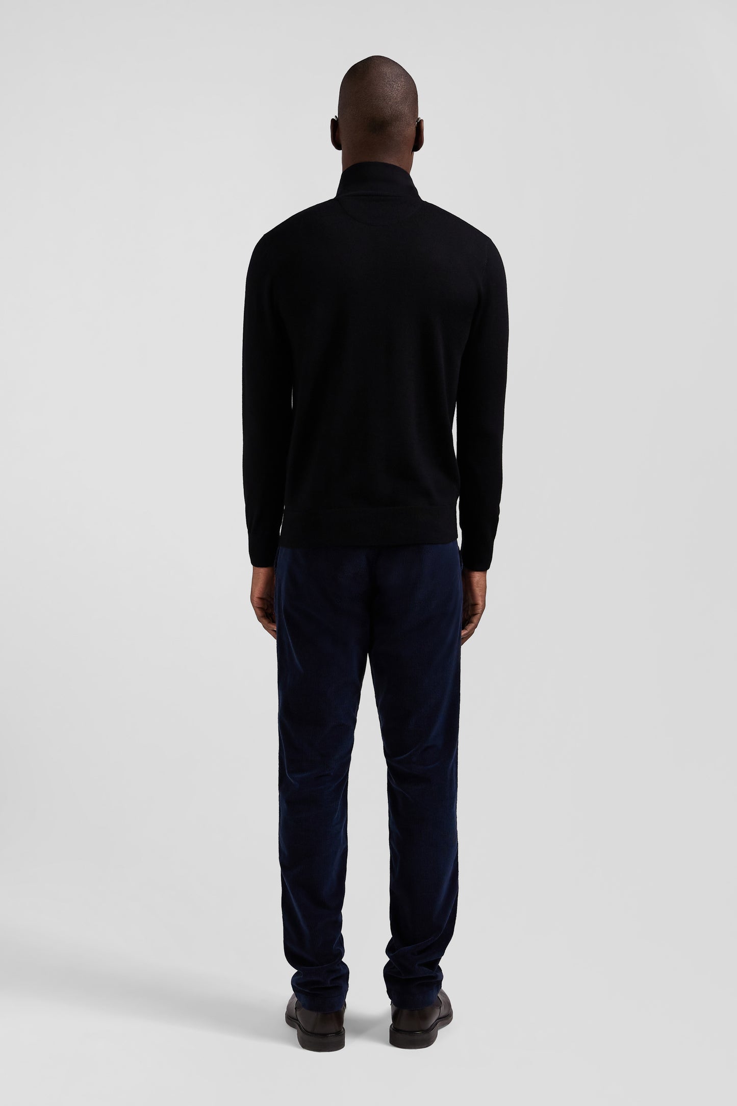 Regular black wool jumper with rugby shirt collar