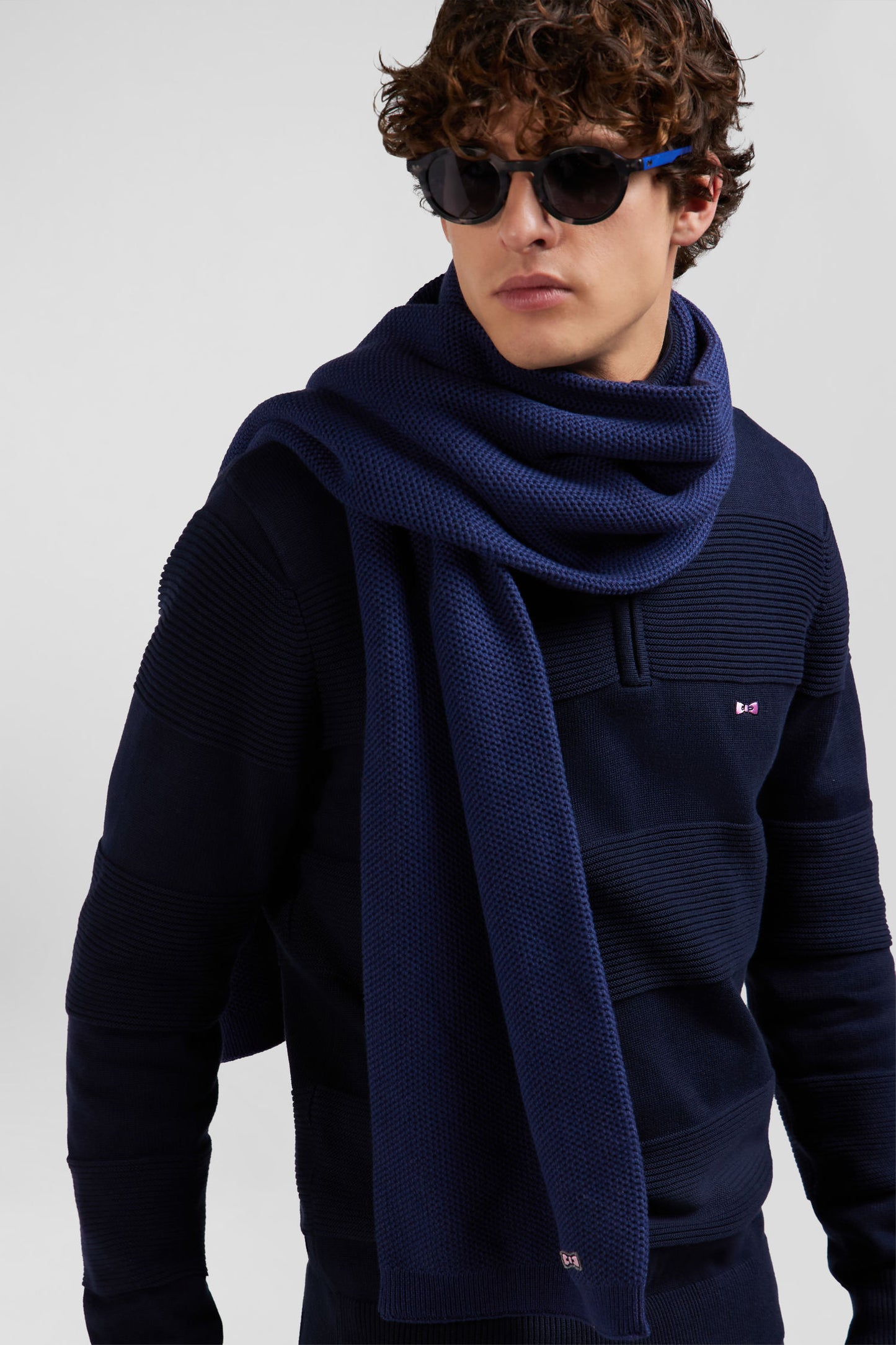 Regular navy blue semi-zipped cotton jumper with knit patterns