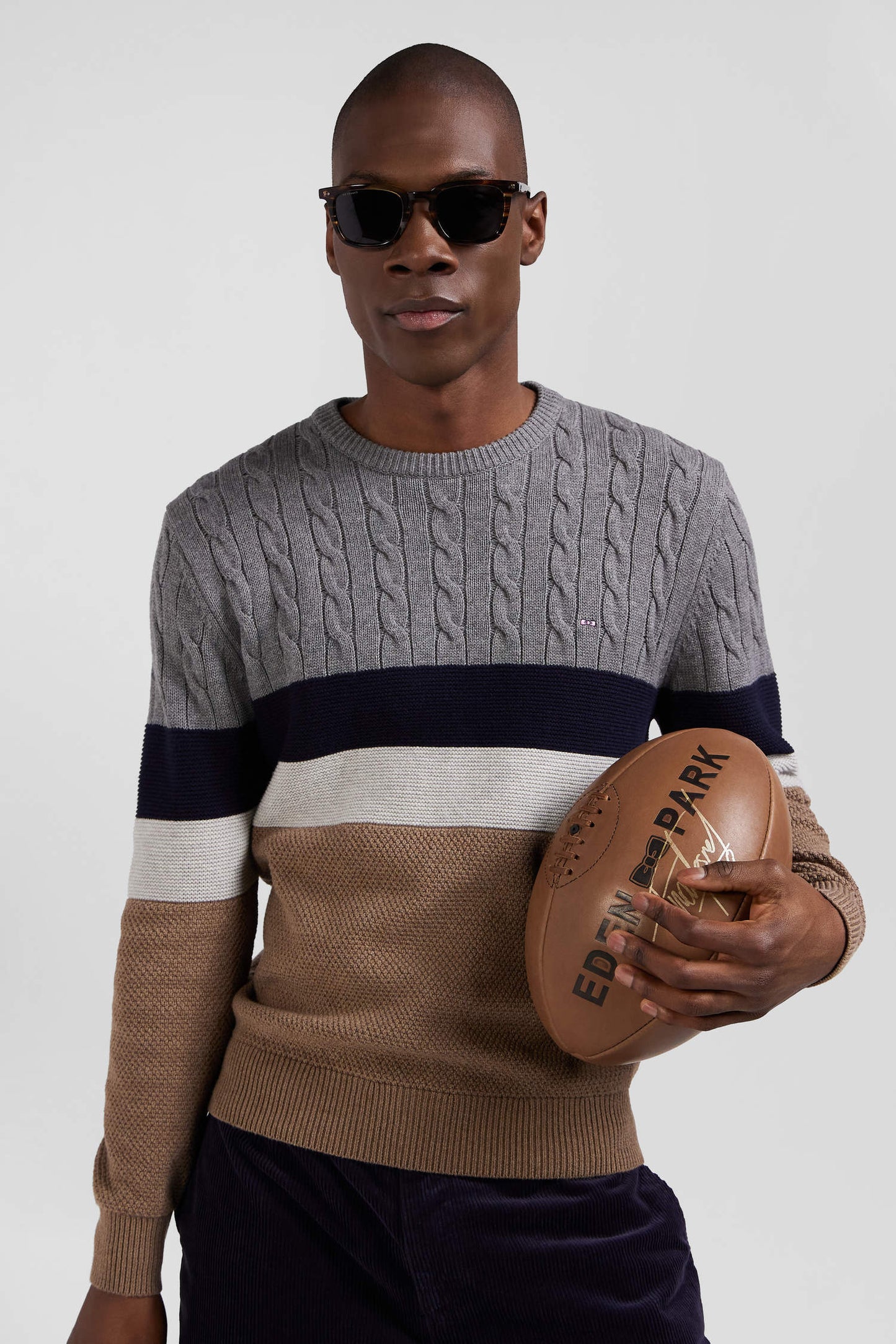 Regular brown wool and cotton crew neck jumper with knit patterns