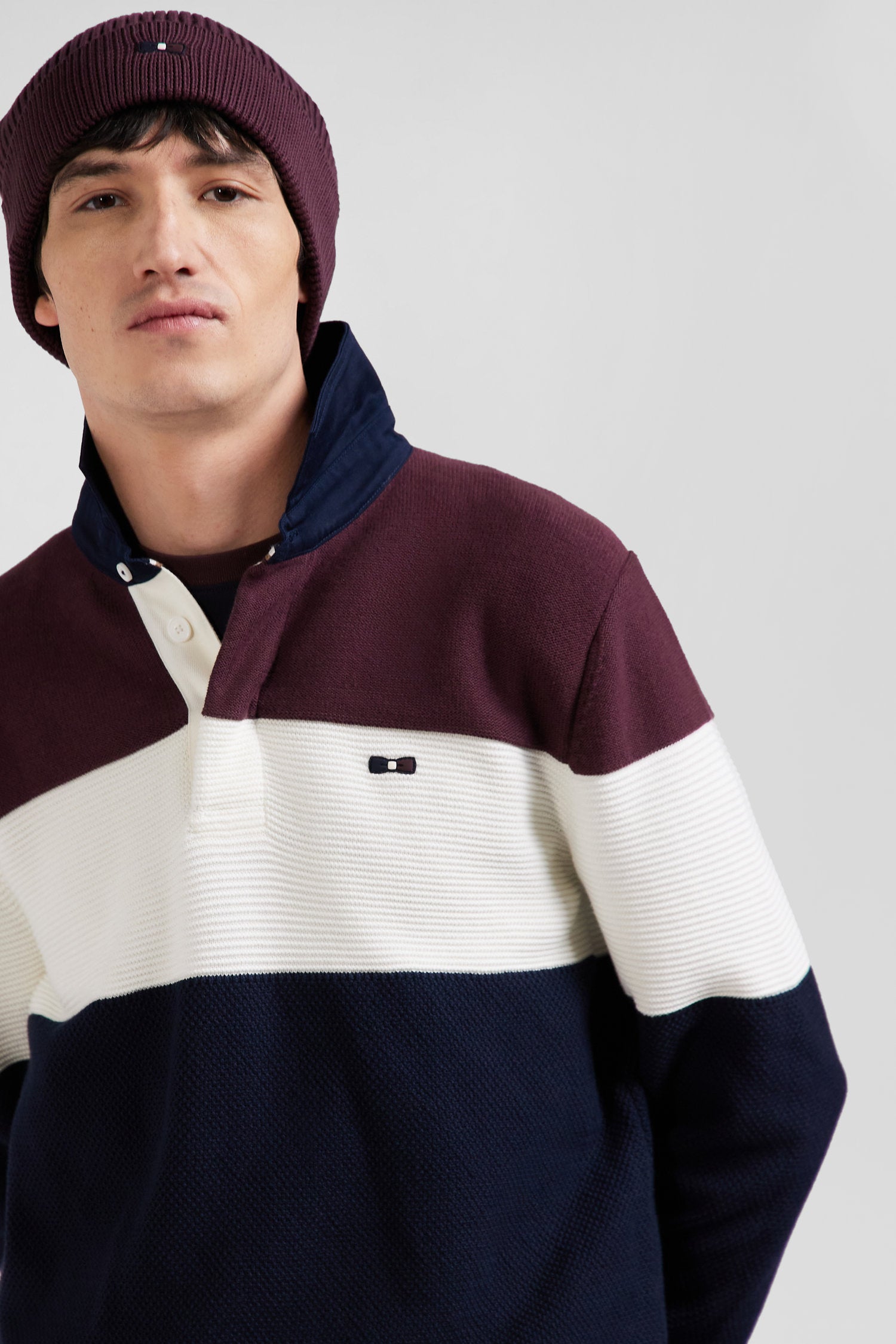 Regular burgundy wool and cotton jumper with knit patterns and rugby shirt collar