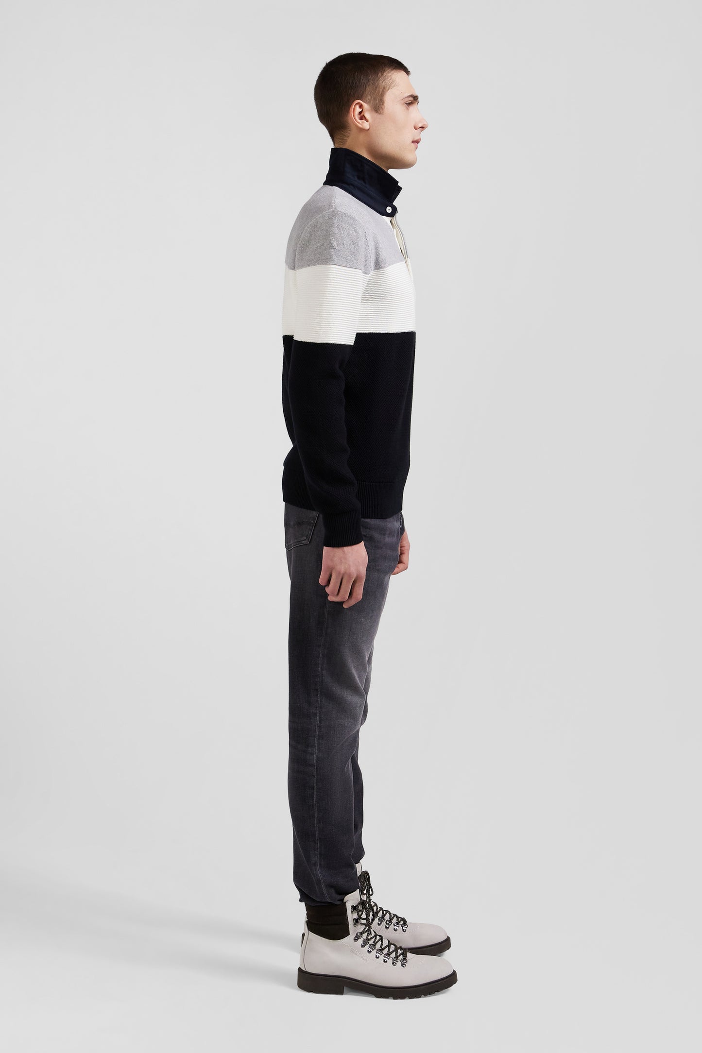 Regular grey wool and cotton jumper with knit patterns and rugby shirt collar