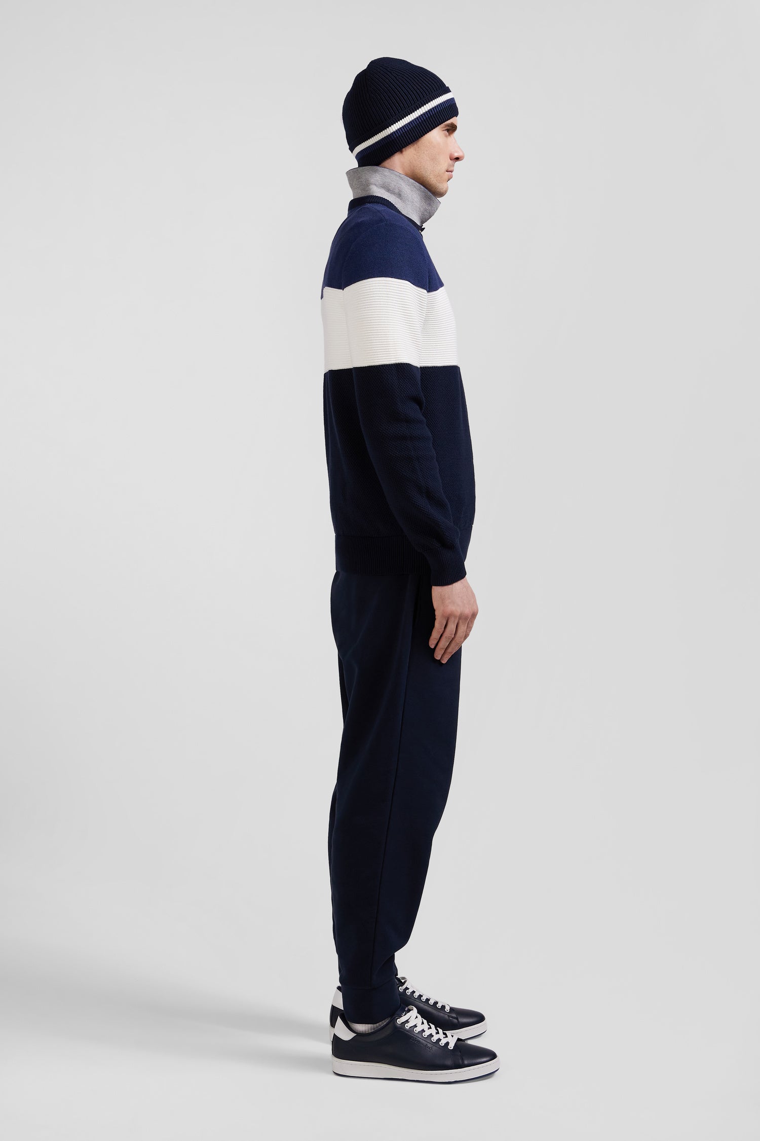 Regular navy and blue cotton crew neck jumper with knit patterns