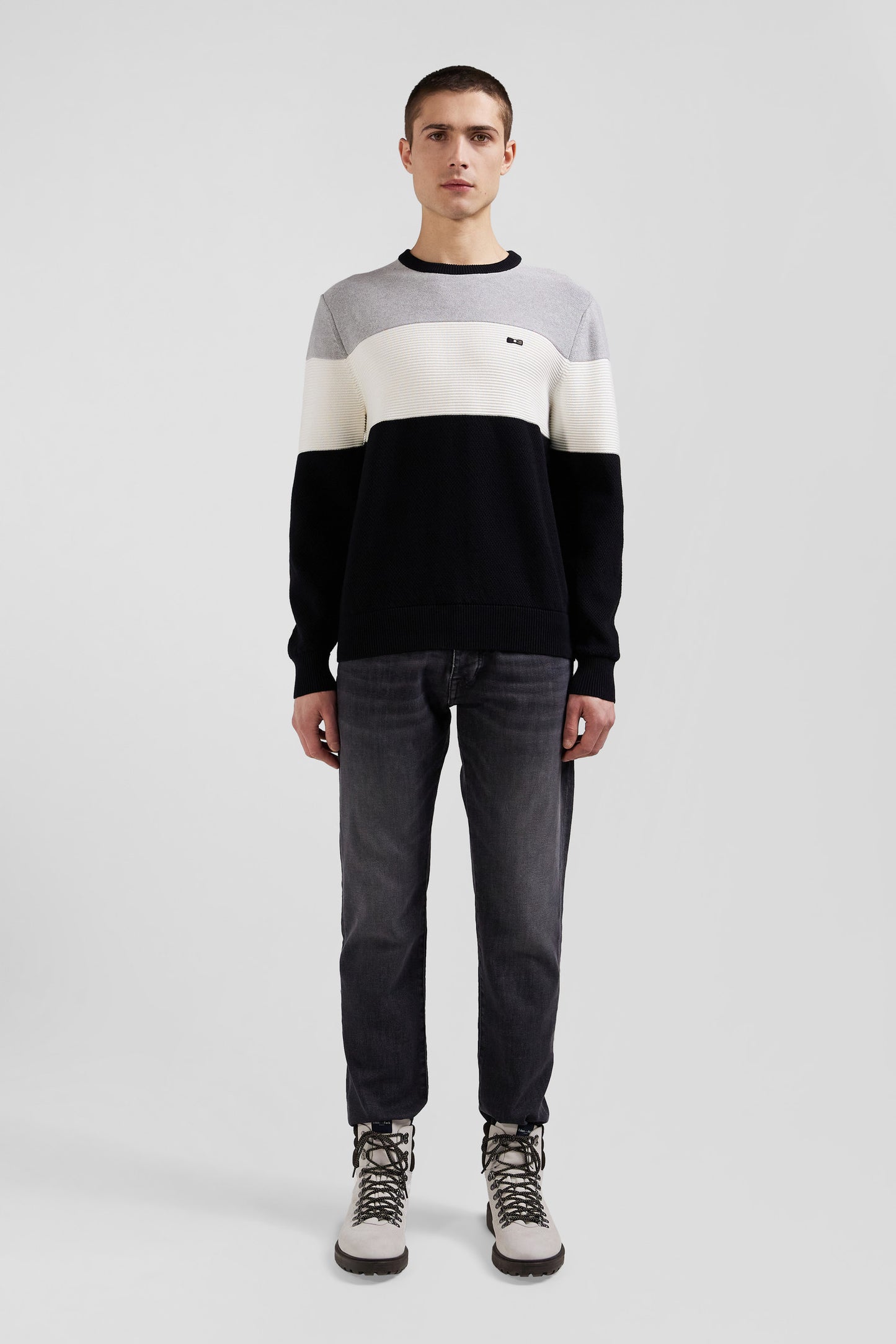 Regular grey and white cotton crew neck jumper with knit patterns