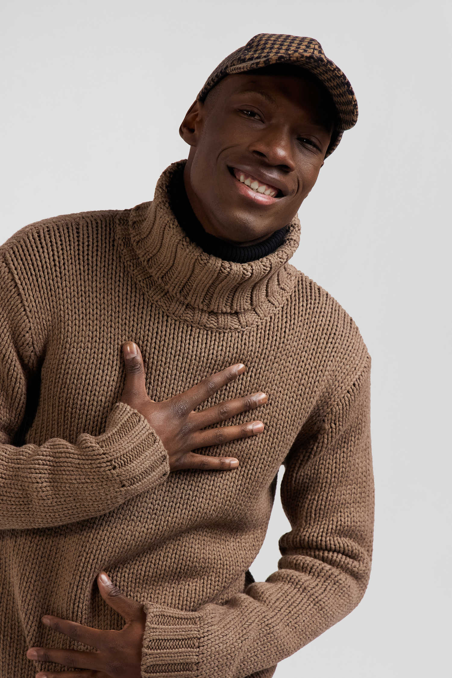 Regular brown wool and cotton blend turtleneck jumper