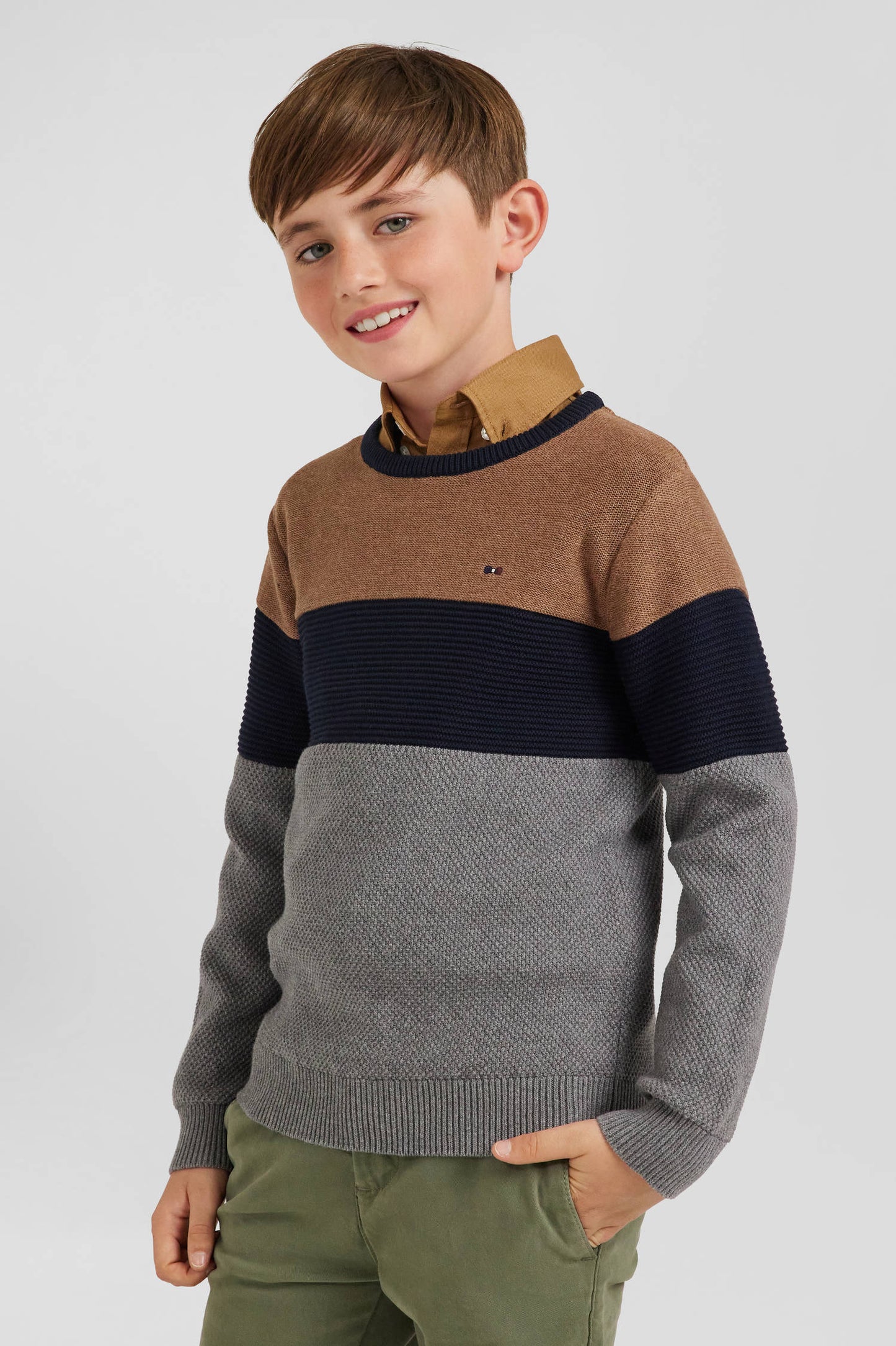 Three-tone round-neck sweater in hazelnut cotton, regular fit