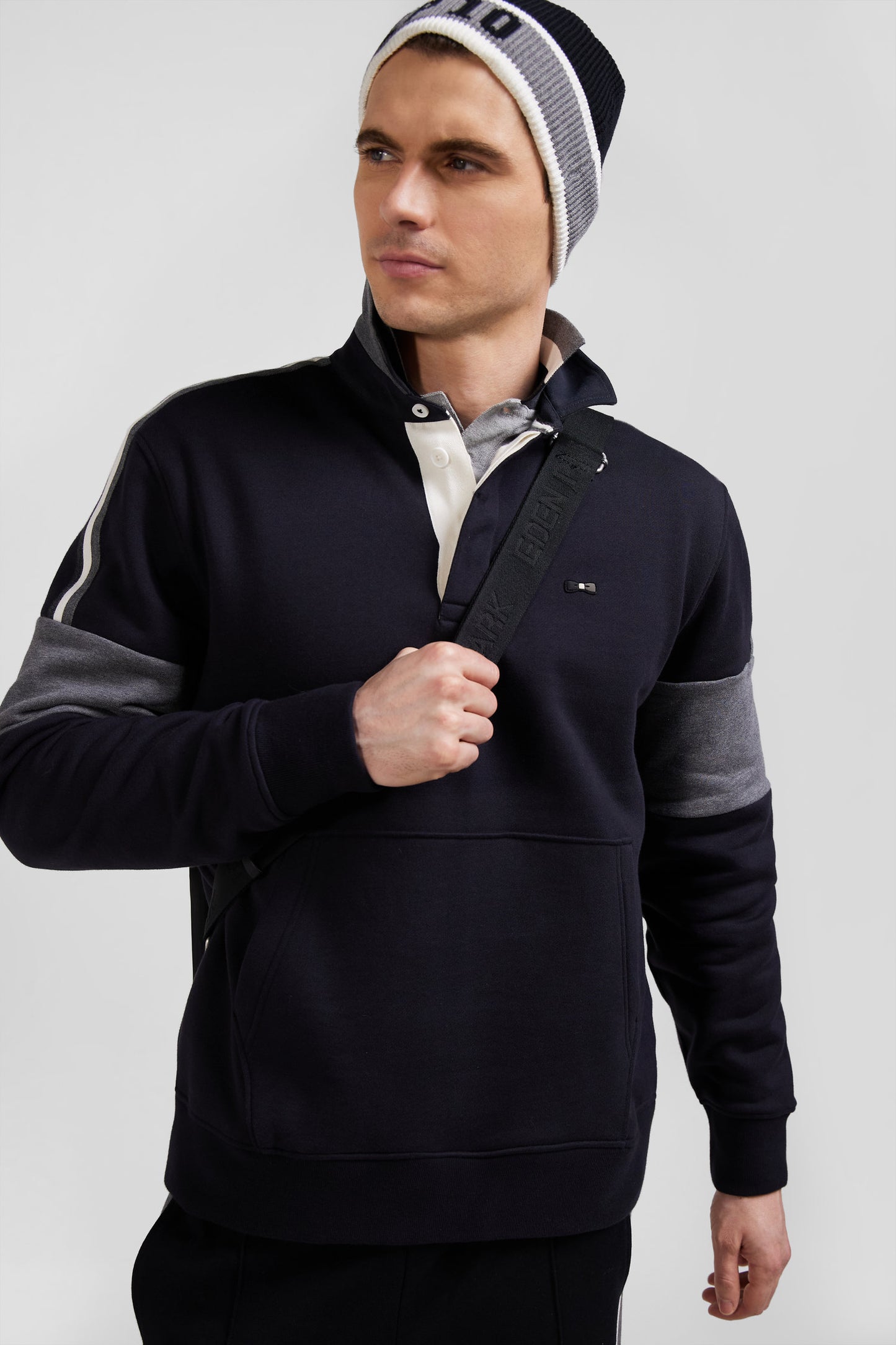 Relaxed black cotton sweatshirt with rugby shirt collar