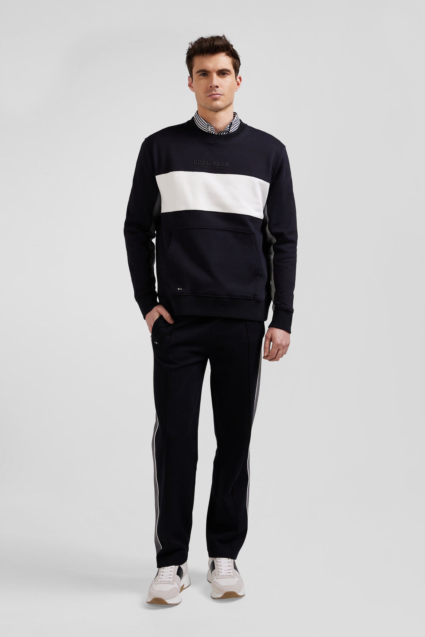 Black cotton crewneck sweatshirt in a Relaxed fit