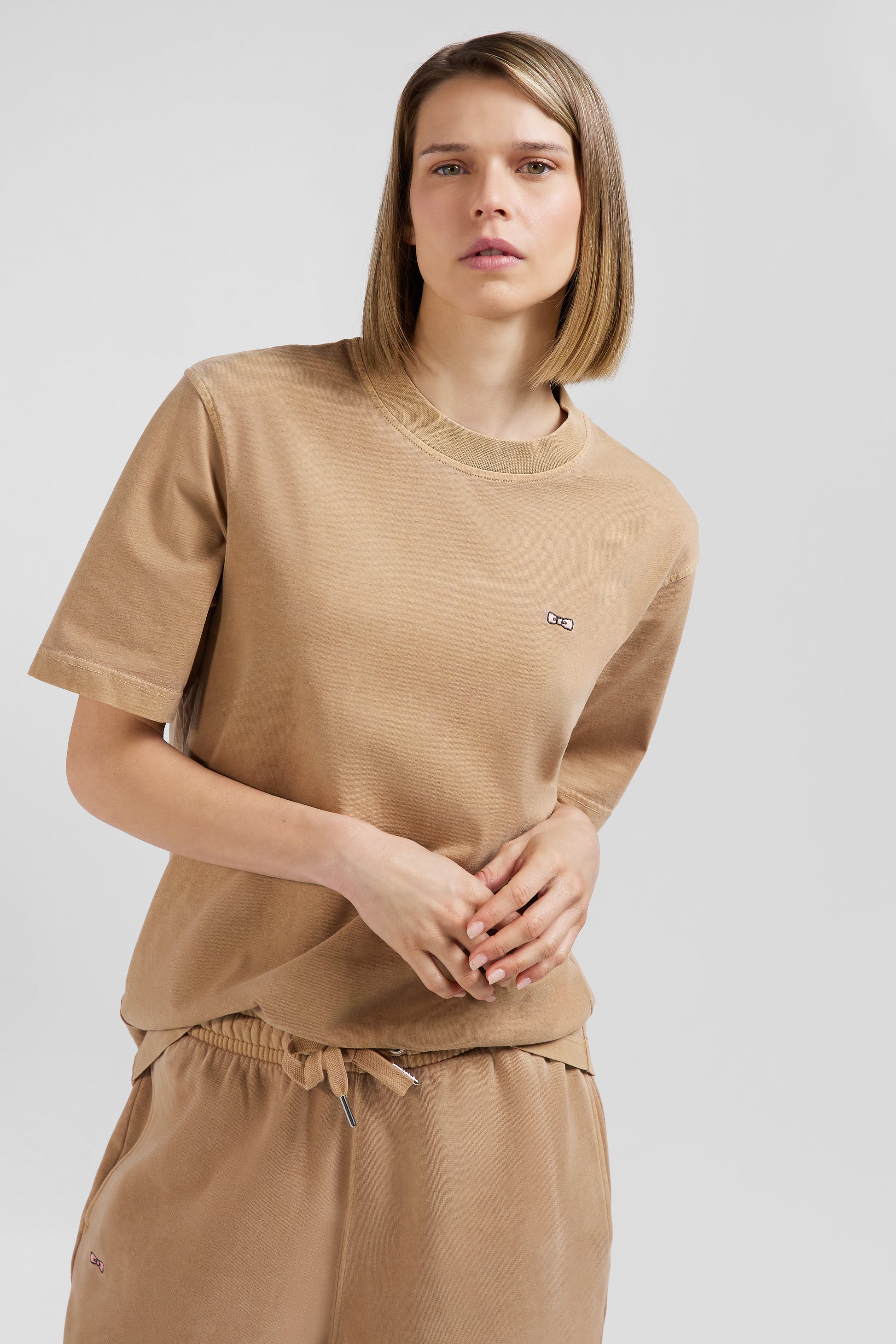 Oversize camel unisex short-sleeved T-shirt in overdyed cotton