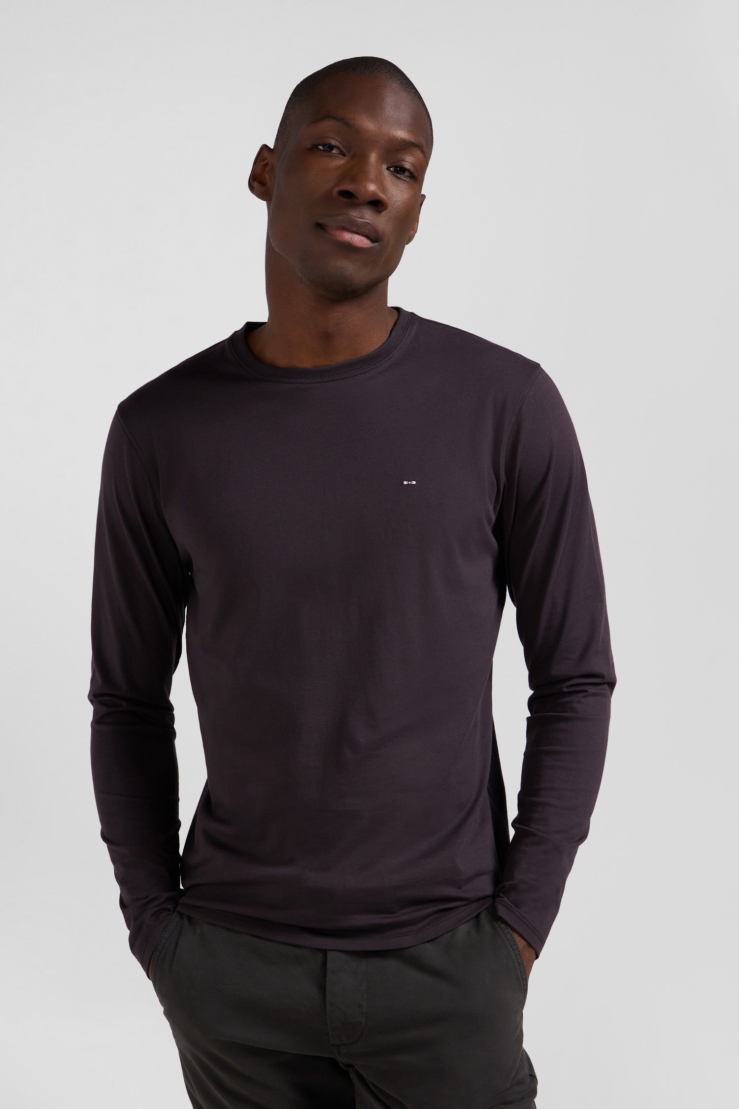 Regular navy blue long-sleeved Pima cotton T-shirt