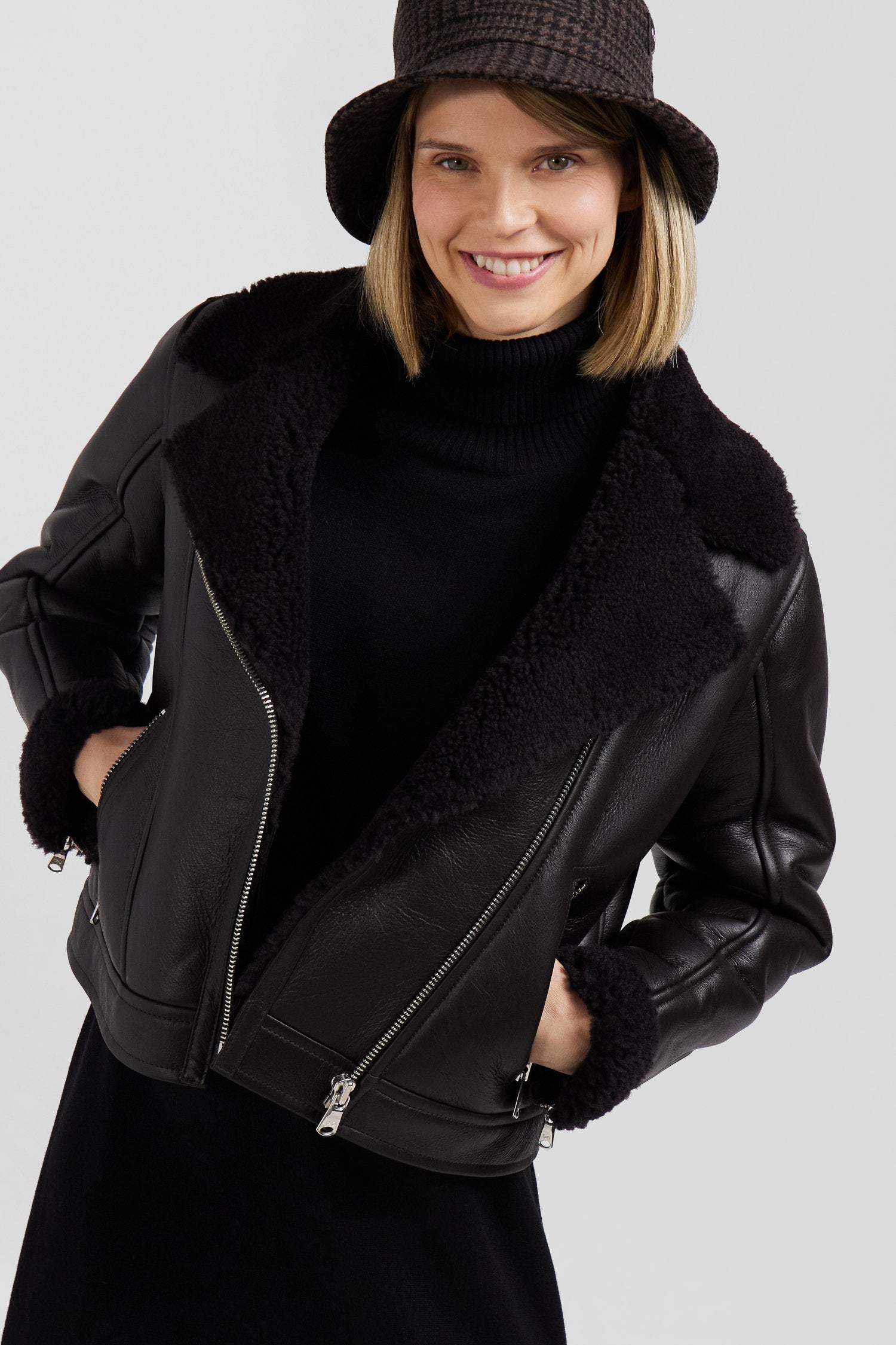 Regular brown leather zip-up jacket