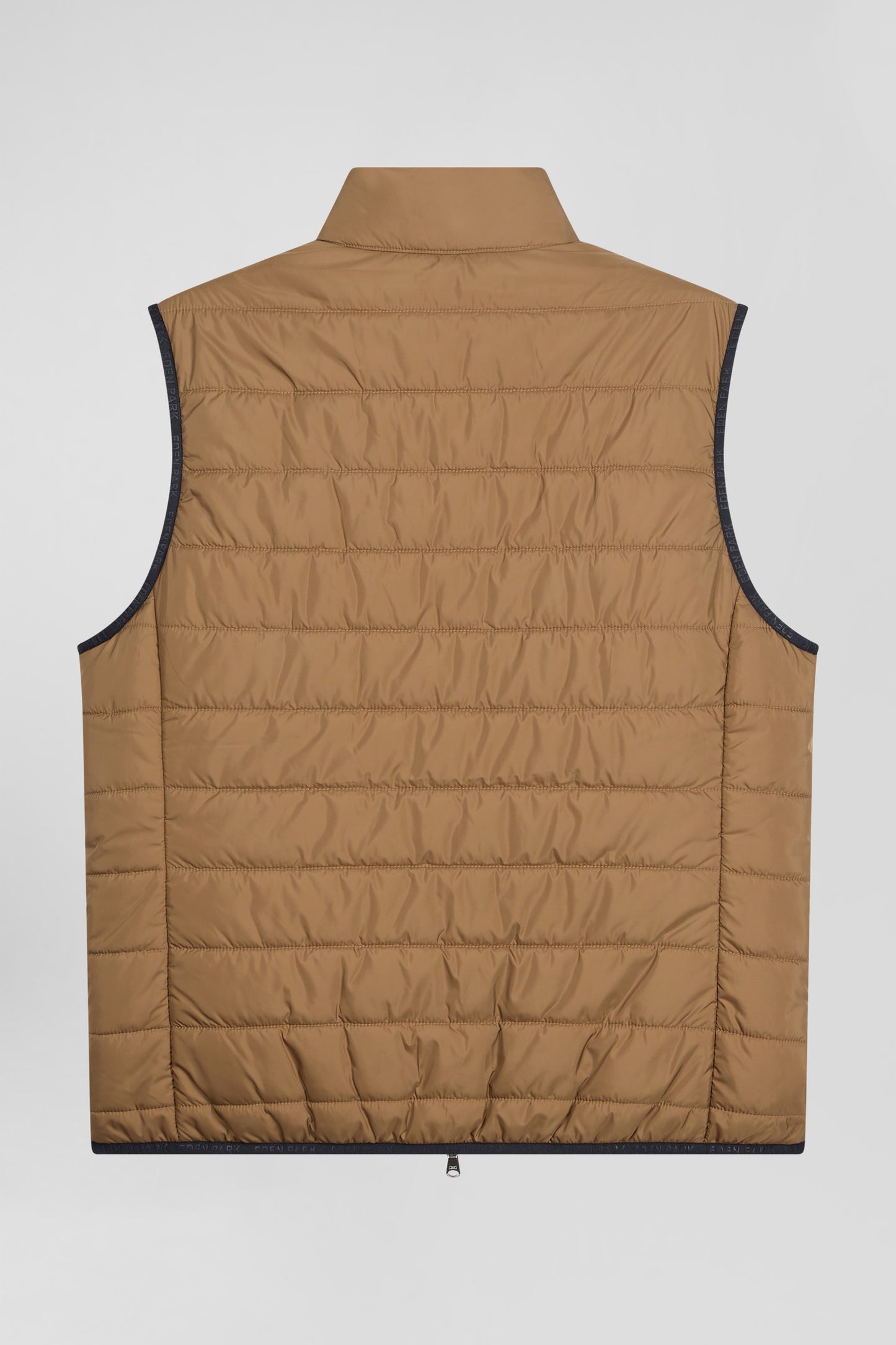 Sleeveless quilted down jacket with hazelnut stand-up collar