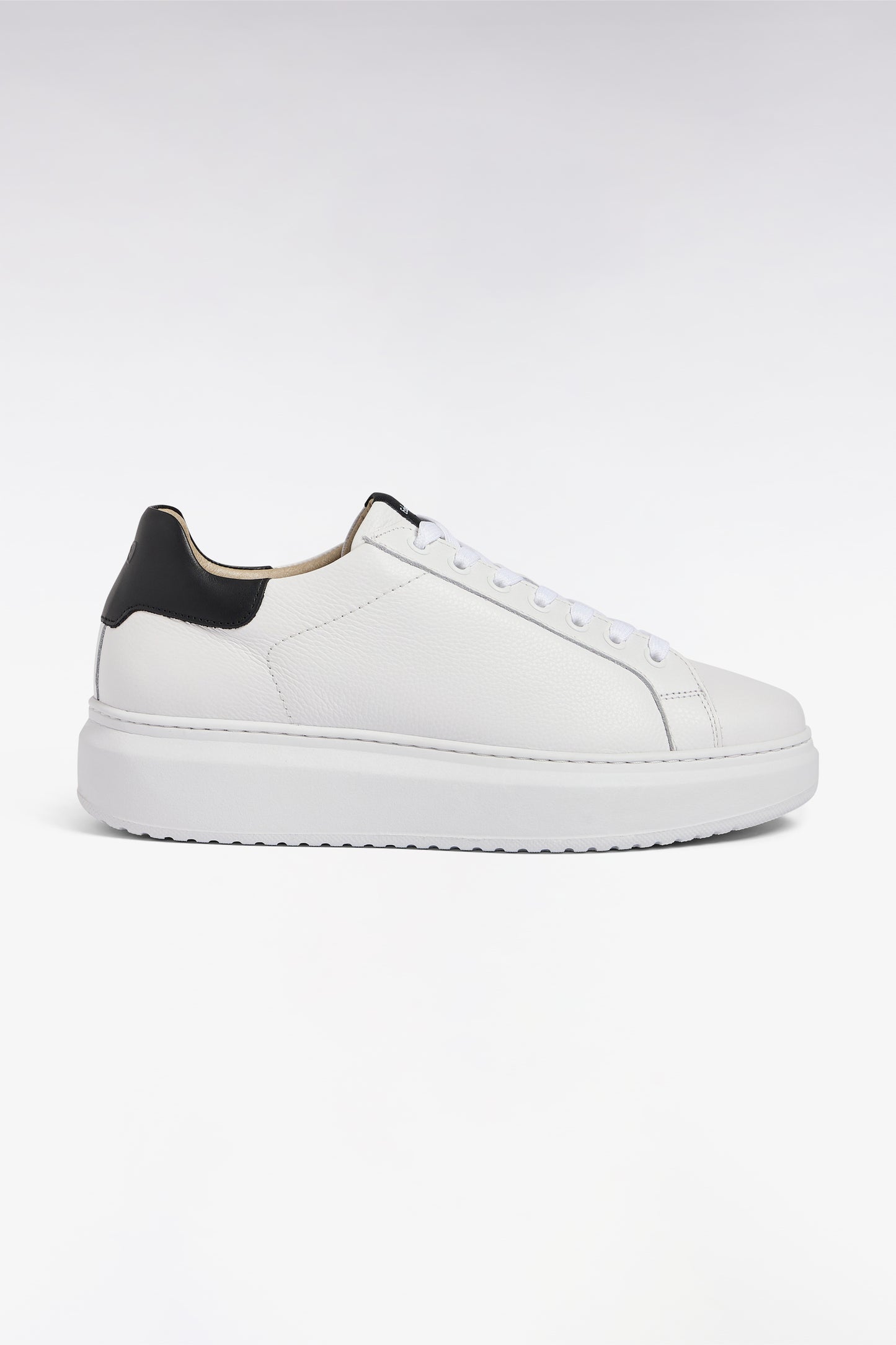 White and navy grained leather low-top sneakers