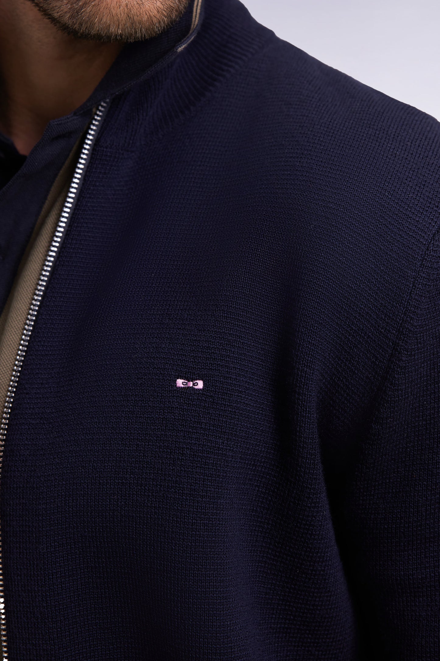 Cardigan en laine mérinos marine coupe droite
