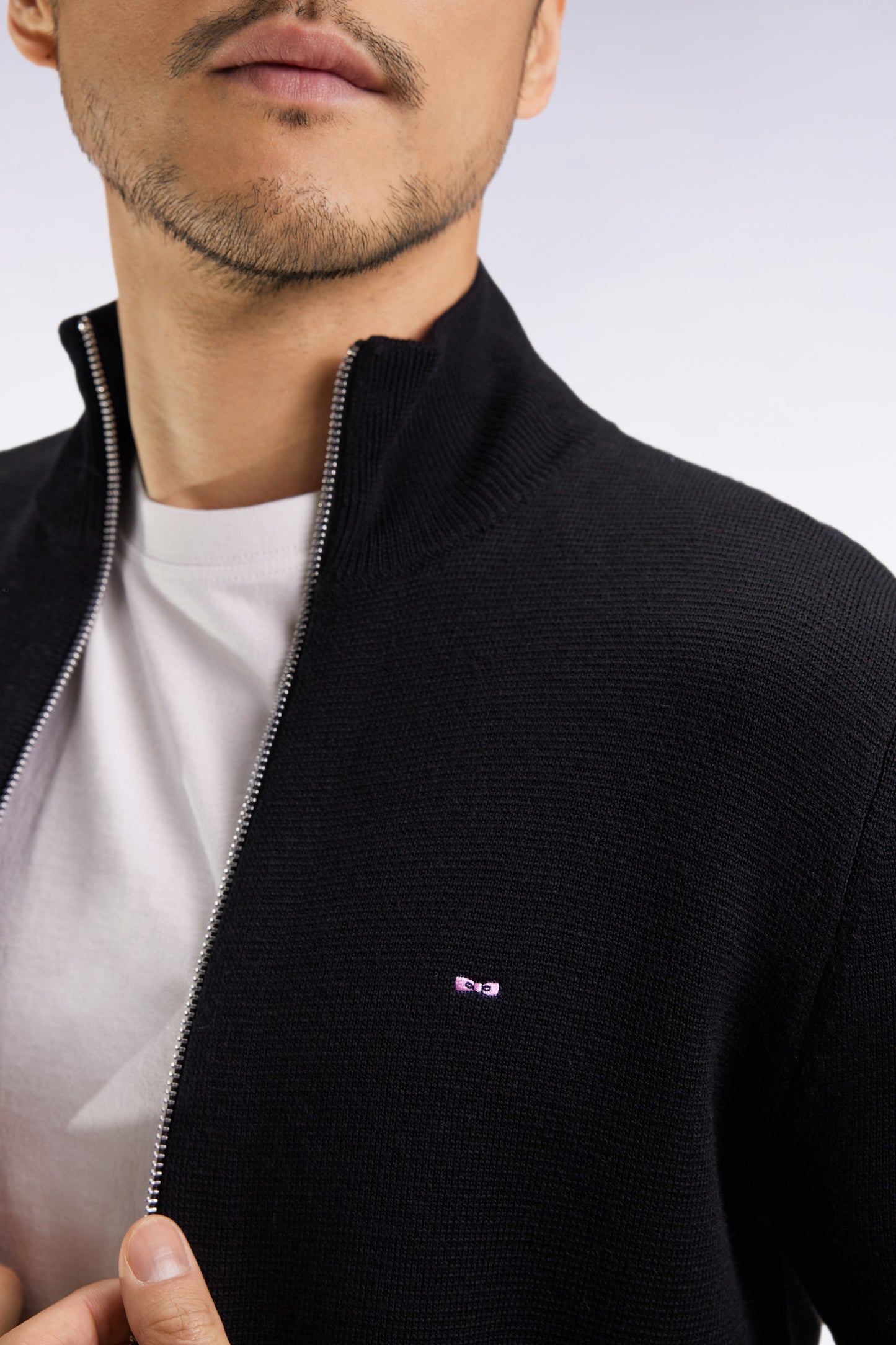 Cardigan en laine mérinos noir coupe droite